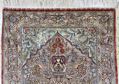 27020539a - Hereke Seide fein signiert, Türkei, Ende 20.Jhd, reine Naturseide´Metallbroschiert´, ...