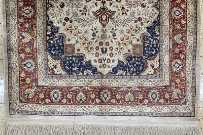 27020540b - Hereke Seide fein signiert, Türkei, Mitte 20.Jhd, reine Naturseide, ca. 142 x 88 cm, ...