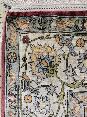 27020541f - Hereke Seide fein signiert, Türkei, Anfang 20.Jhd, reine Naturseide´Metallbroschiert´, ...