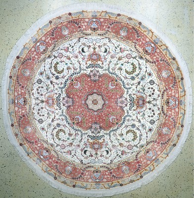 Täbriz fein(50 Raj),  Persien, Ende 20.Jhd, Korkwolle mit Seide, durchmesser: ca. 250 cm, ca. 500.000 Kn/qm, EHZ:(nahezu neuwertig)