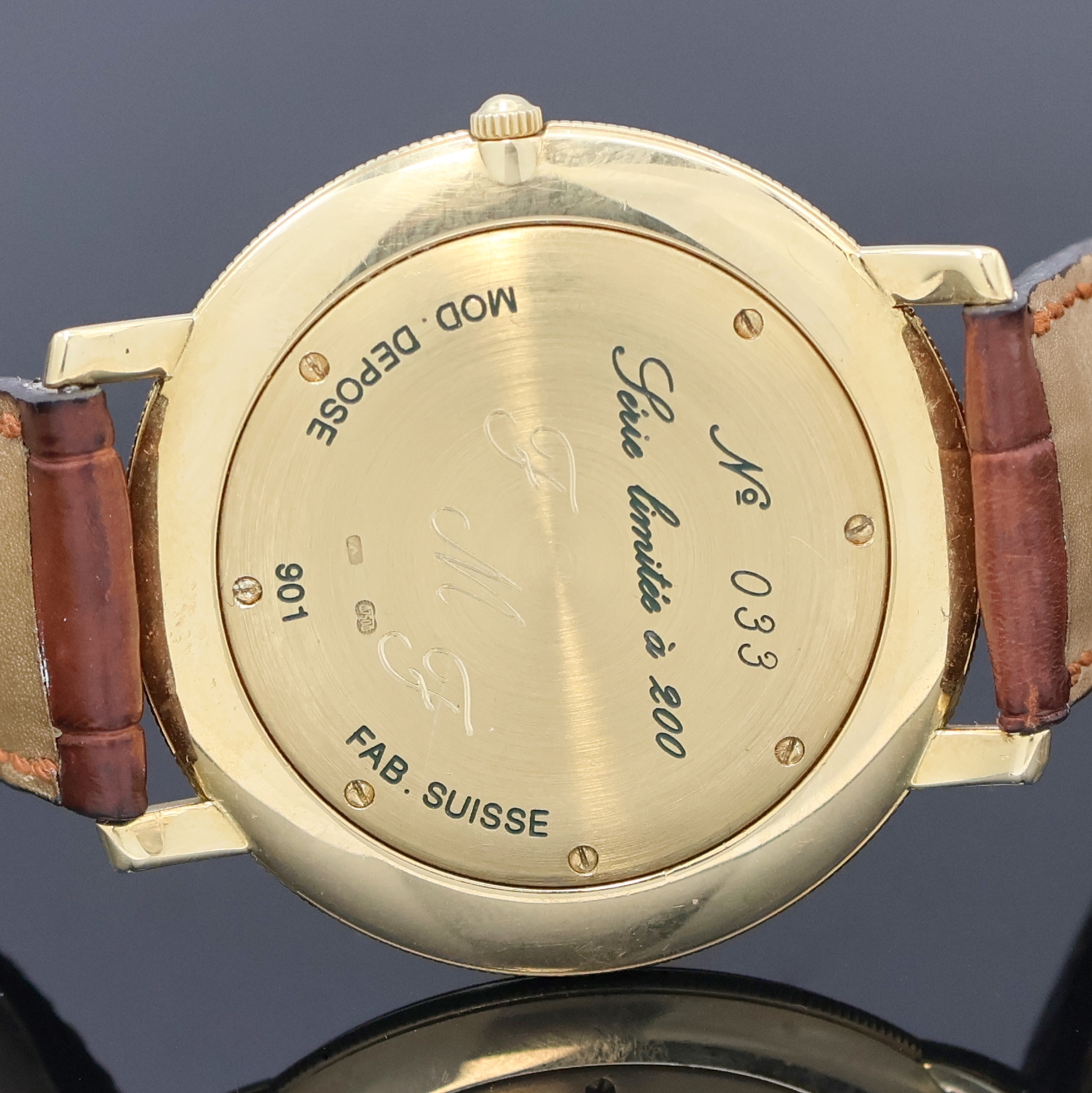 Detail e: PAUL PICOT auf 200 Stück limitierte Herrenarmbanduhr in GG 750/000, Schweiz um 2000, Automatik, Boden m. Monogramm 7-fach verschr., silb. Zifferbl. ...