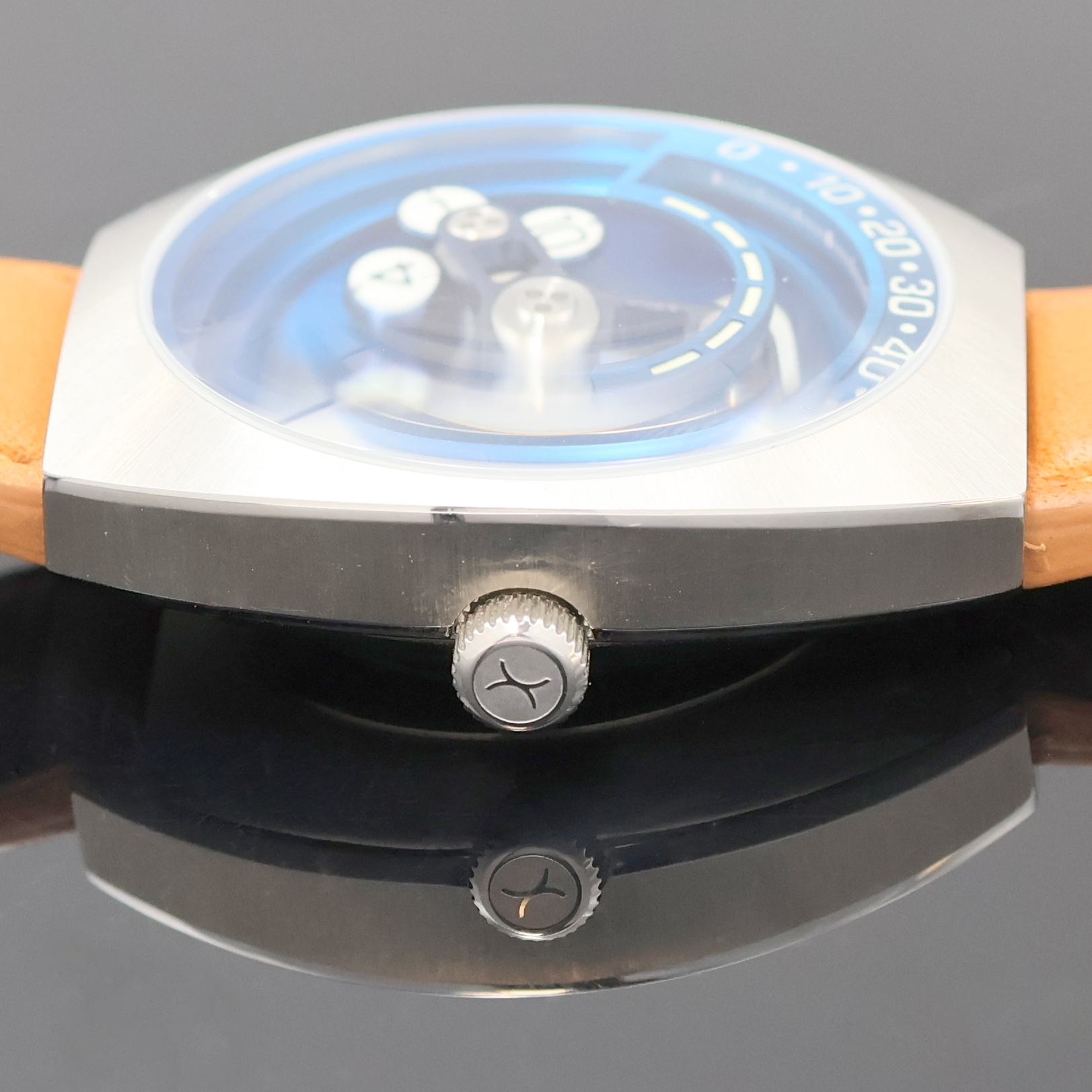 Detail d: XERIC Scrambler auf 500 Stück limitierte Herrenarmbanduhr Referenz SCR-1177-12L, USA um 2020, Automatik beids. vergl. Geh. inkl. orig. Lederband m. ...