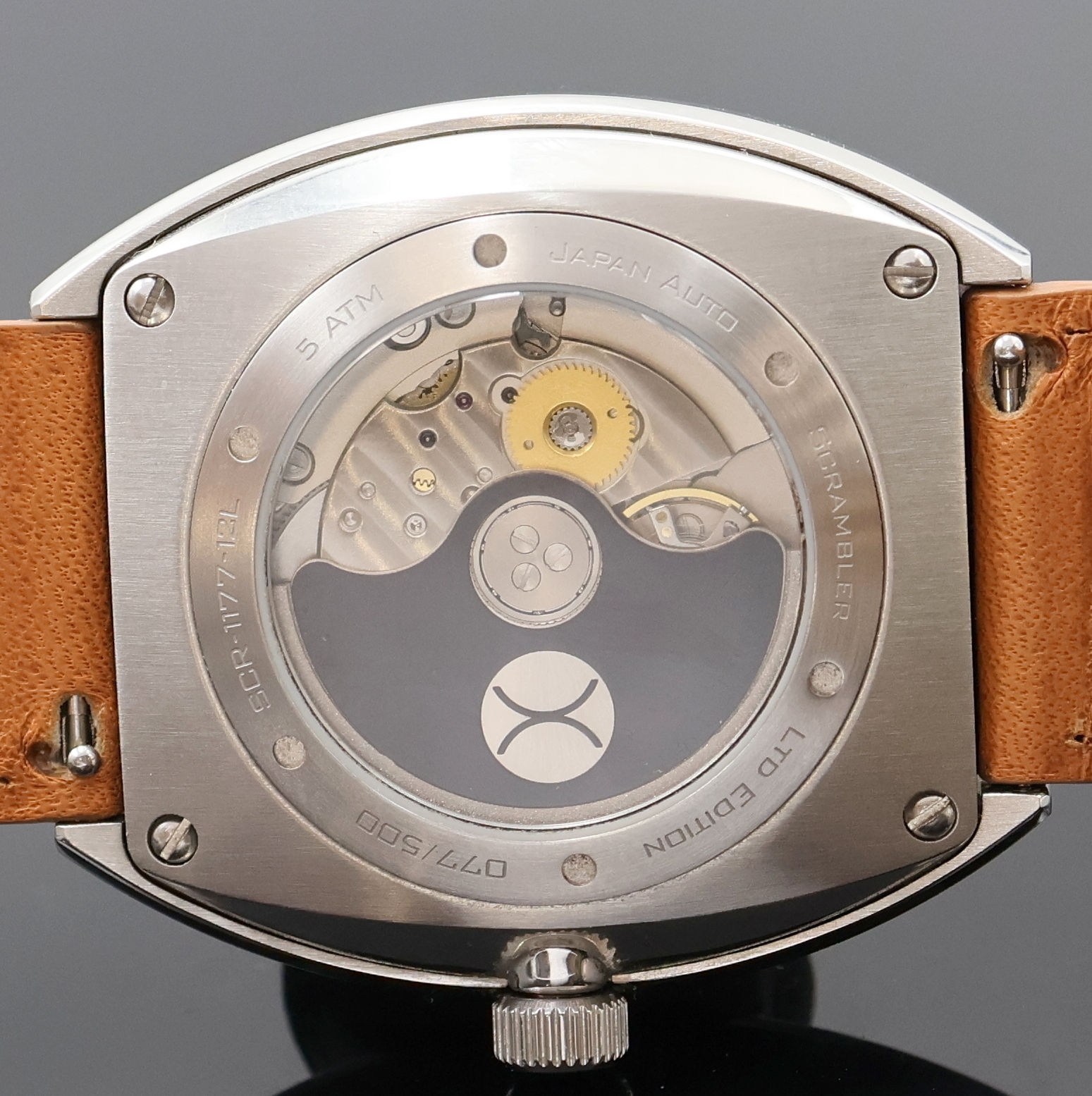 Detail f: XERIC Scrambler auf 500 Stück limitierte Herrenarmbanduhr Referenz SCR-1177-12L, USA um 2020, Automatik beids. vergl. Geh. inkl. orig. Lederband m. ...