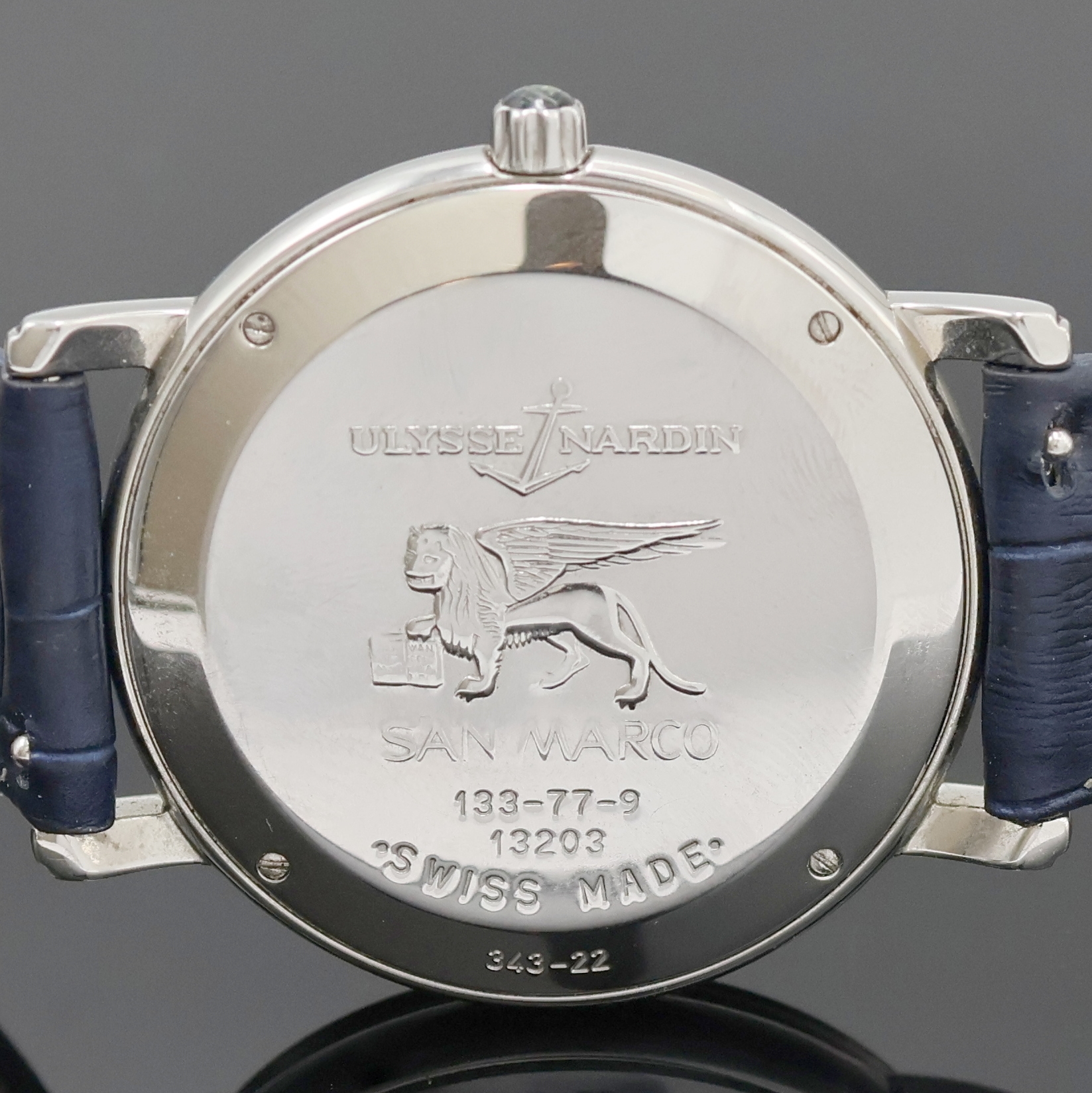 Detail d: ULYSSE NARDIN San Marco Herrenarmbanduhr Referenz 343-22, Schweiz um 2000, Automatik, Edelstahlgeh., Boden 4-fach verschr., blaues Zifferbl. m. ...