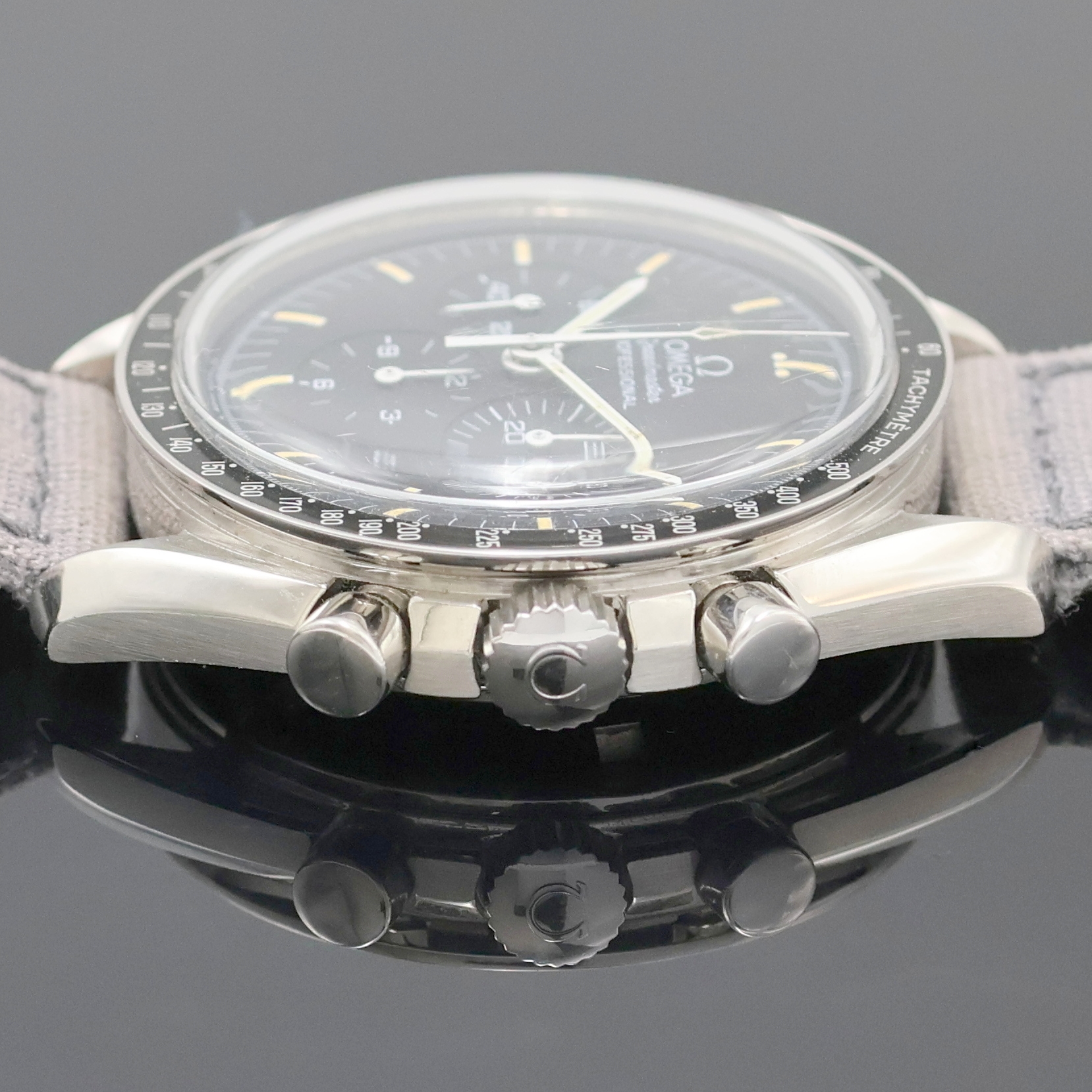 Detail c: OMEGA Speedmaster Professional Armbandchronograph Referenz 145.0022/345.0022, Schweiz um 1995, Handaufzug, Edelstahlgeh., schwarze ...