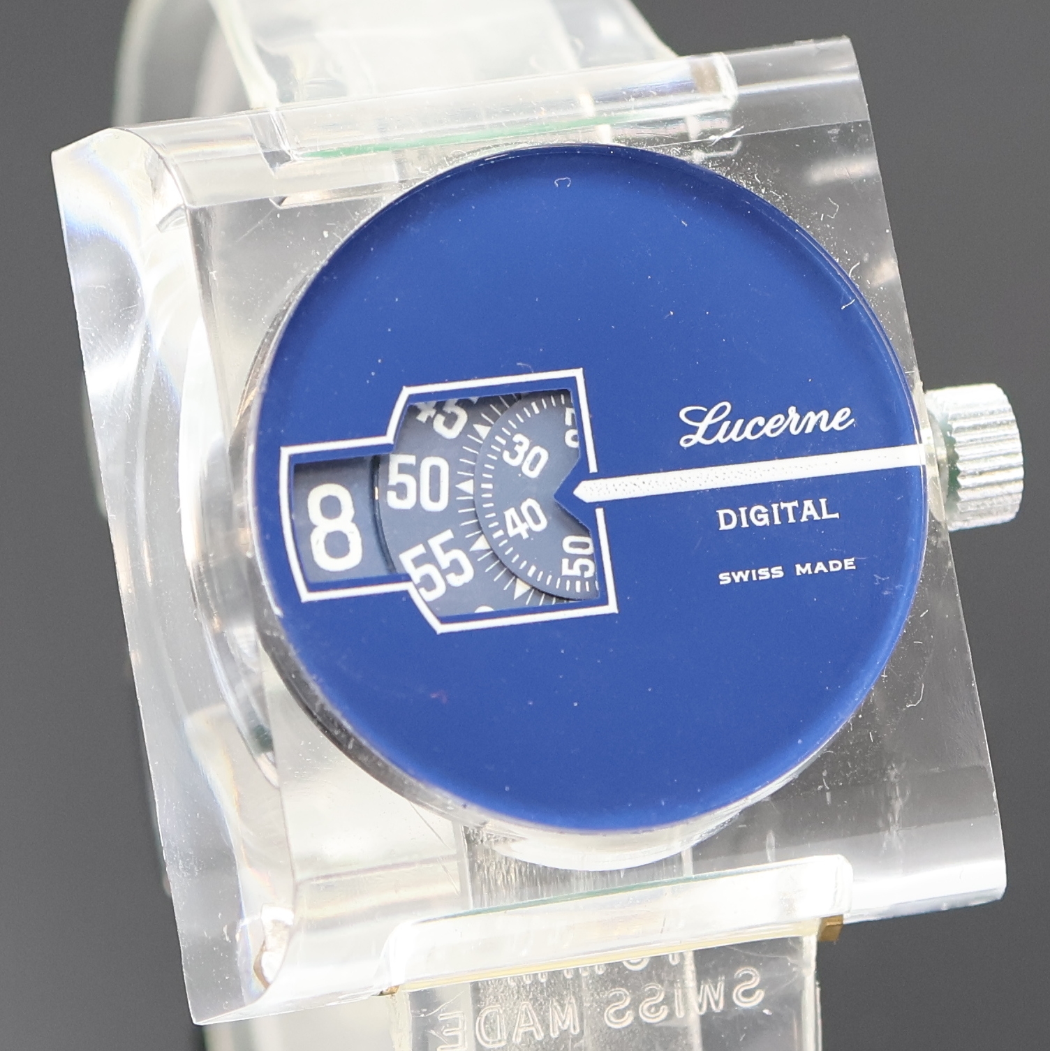 Detail b: LUCERNE digital Armbanduhr mit springender Stunde, Schweiz 1970er Jahre, Handaufzug, Acryl-Geh., blaues Zifferbl. m. digitaler Anzeige, Kal. Ronda ...