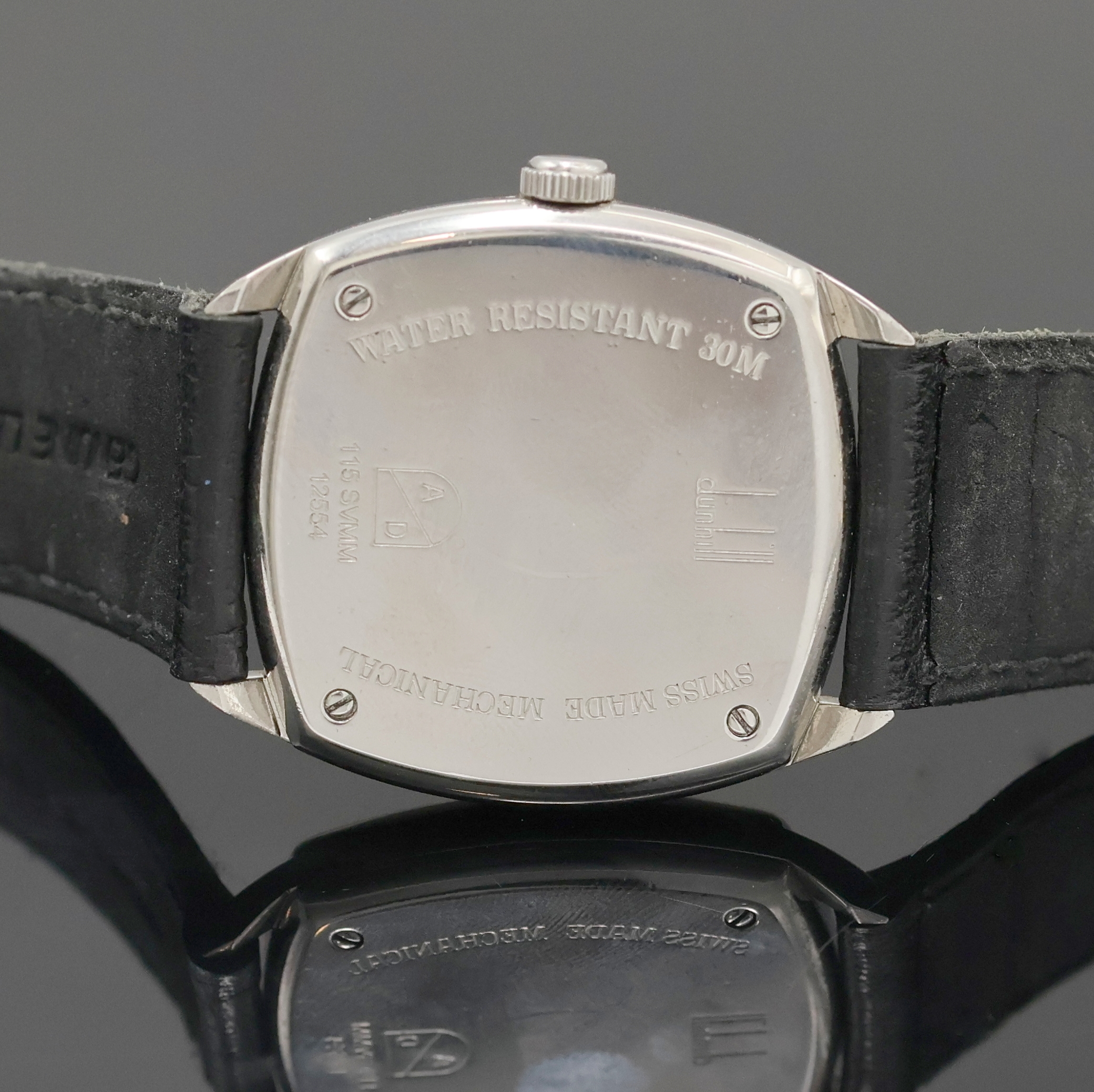 Detail d: DUNHILL Mechanical Armbanduhr in Stahl, Schweiz um 2005, Handaufzug, 4-fach verschr. Carré-Cambré-Geh., grau-silb. Zifferbl., arab. Zahlen, kl. ...