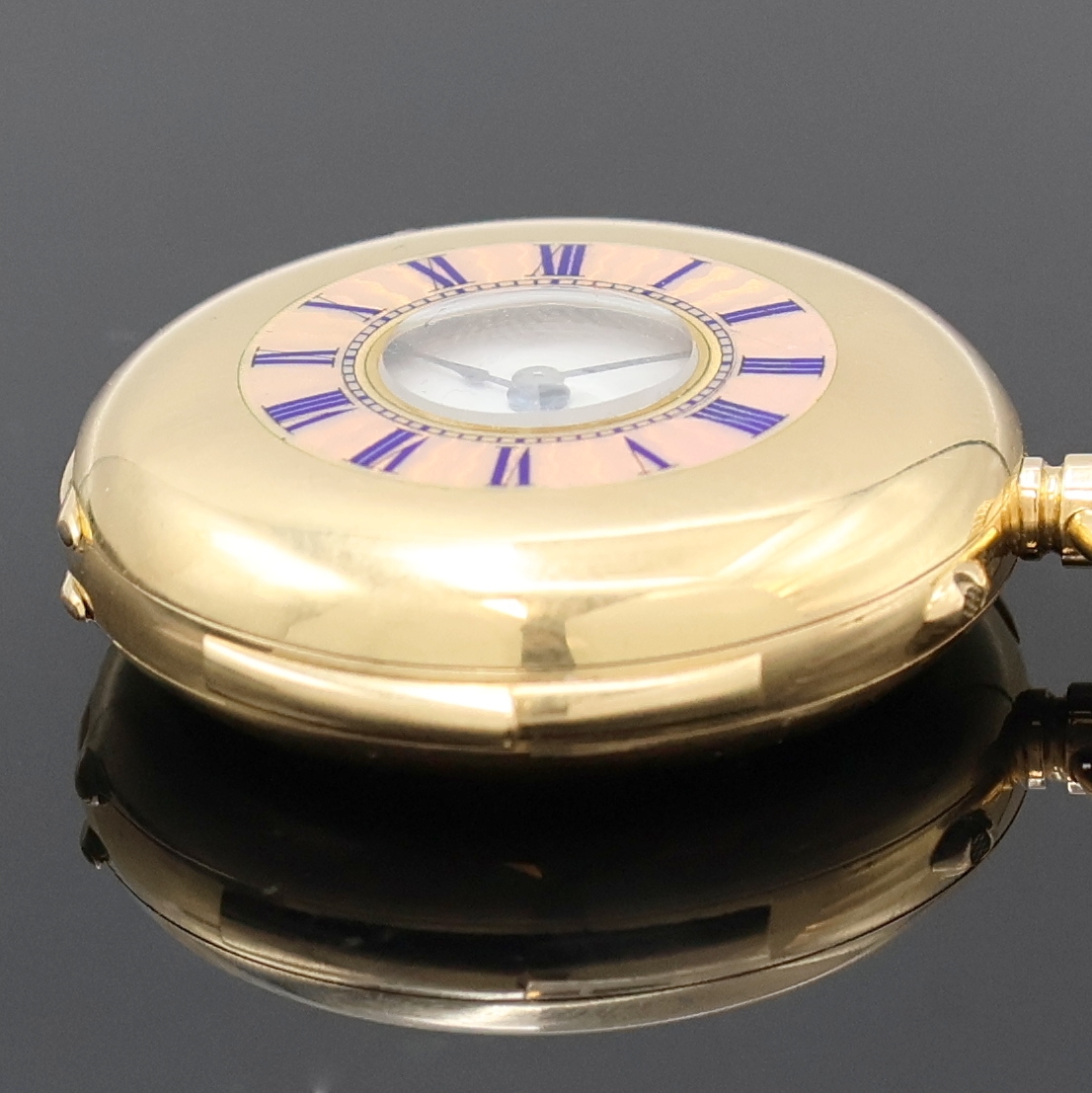 Detail c: Halbsavonette in GG 755/000 mit 1/4 Stundenrepetition, Schweiz um 1910, glattes Geh. l. dell., Goldcuvette, Sprungdeckel m. röm. Zahlen, ...