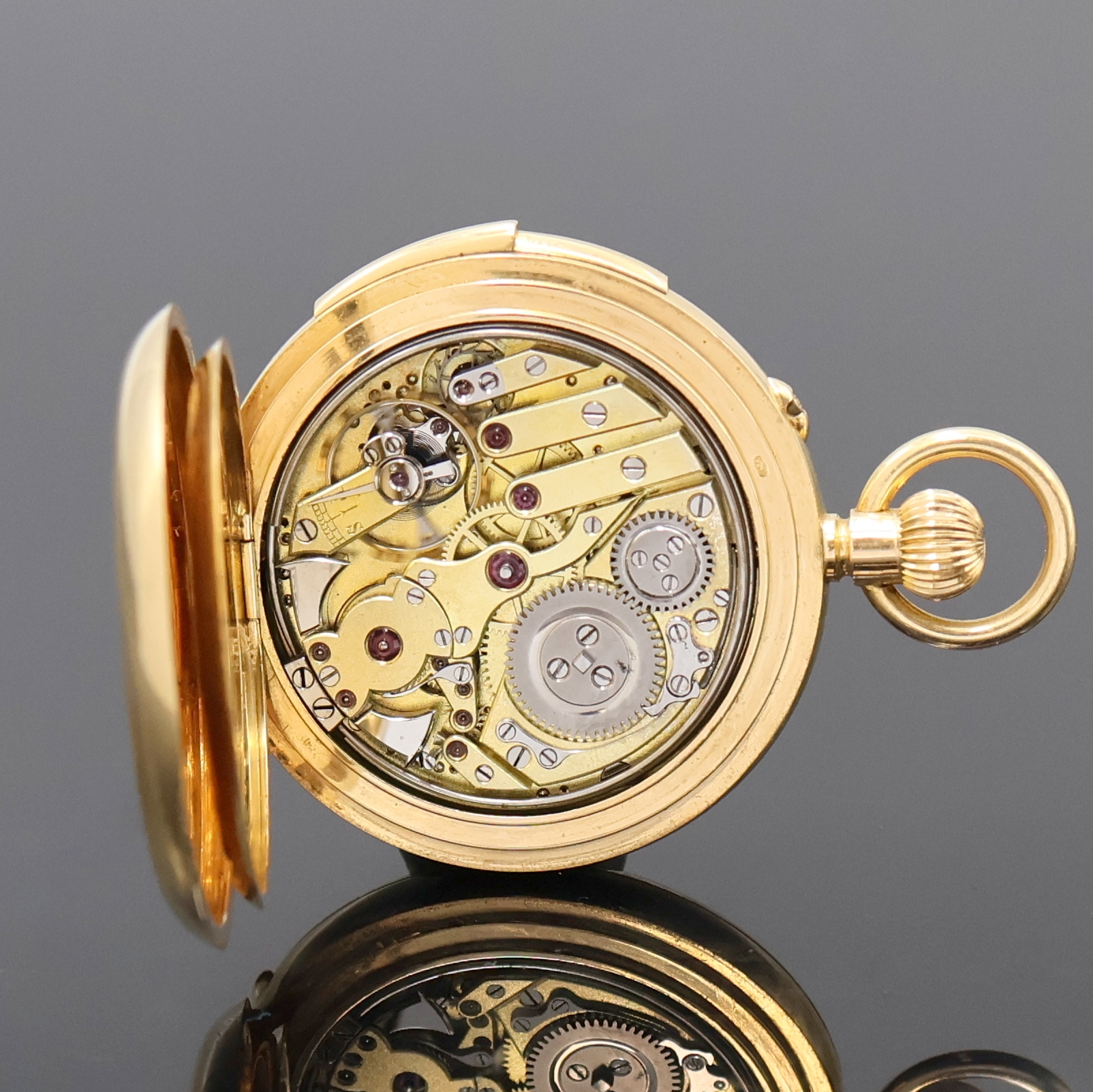 Detail f: Halbsavonette in GG 755/000 mit 1/4 Stundenrepetition, Schweiz um 1910, glattes Geh. l. dell., Goldcuvette, Sprungdeckel m. röm. Zahlen, ...
