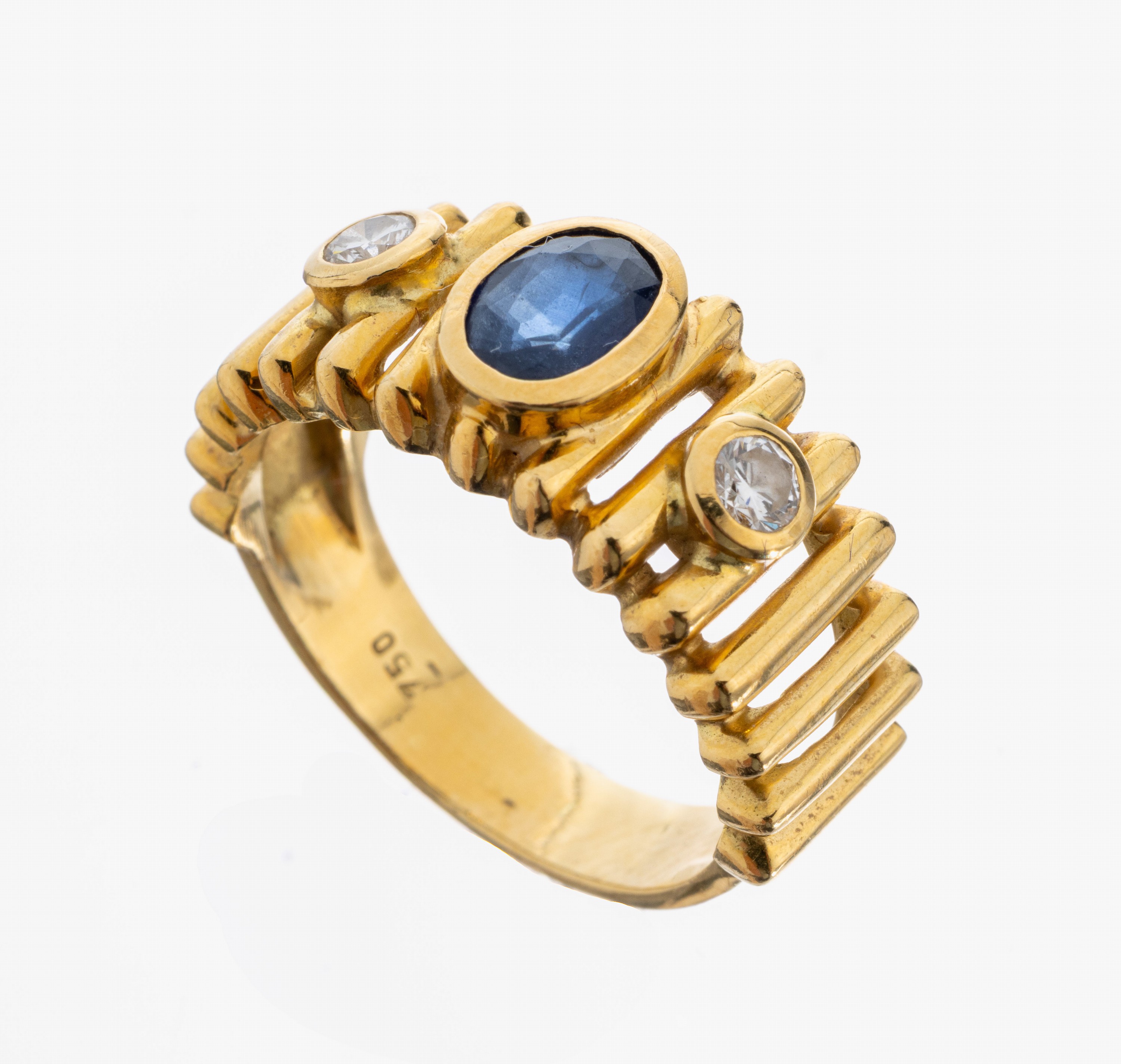 Image 27020692 - 18 kt Gold Saphir-Brillant-Ring, GG 750/000, ovaler facett. Saphir ca. 0.60 ct, 2 ...