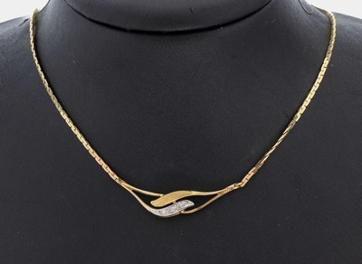 Image 8 kt Gold Brillant-Collier, GG/WG 333/000, 3 in WG gefasste Brillanten zus. ca. 0.05 ct ...