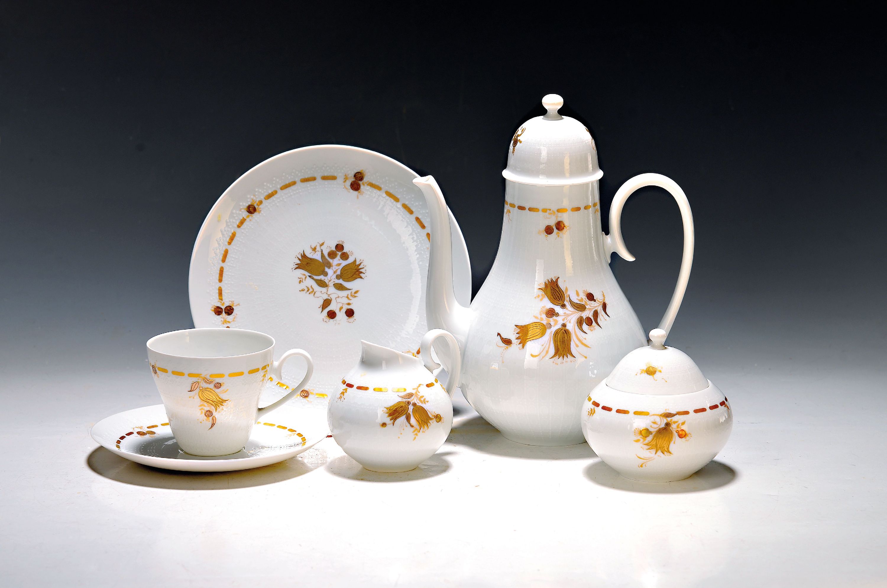 Image 27020702 - Kaffeeservice für 10 Personen, Rosenthal, Romanze in Gold, Entwurf Björn Wiinblad, ...