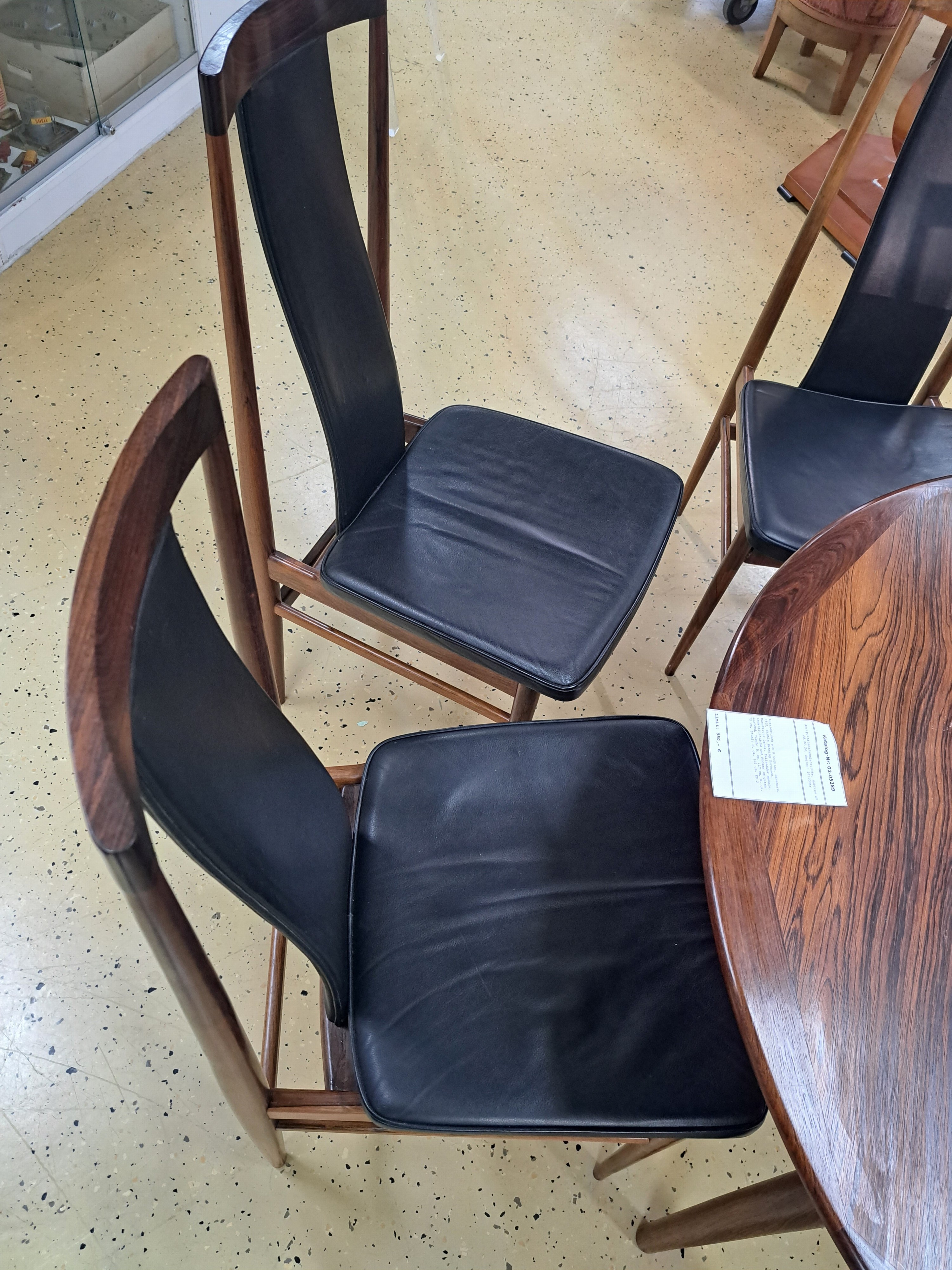 Detail c: Ausziehtisch mit 8 Stühlen, Dänemark, 1960, Stühle Henning Sorensen, Manufactur Danex, Palisander massiv, Ledersitzfläche und Rücken im guten ...