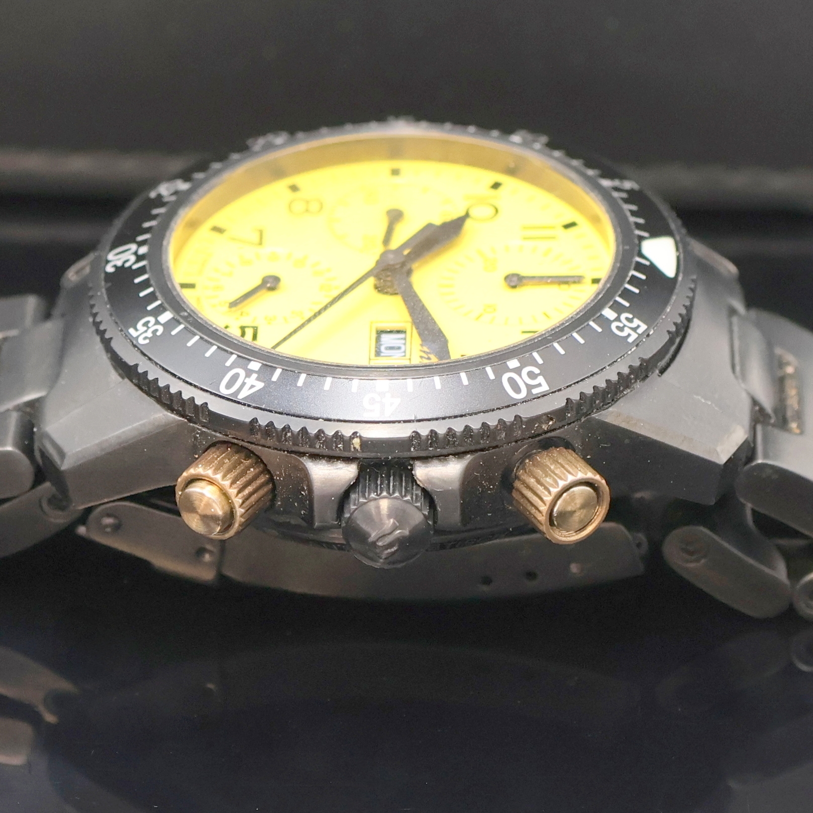 Detail d: SINN Armbandchronograph Referenz 103.28454, Schweiz um 2000, Automatik, geschw. Edelstahlgeh. inkl. Stahlband m. Faltschl., beids. vergl., Boden u. ...