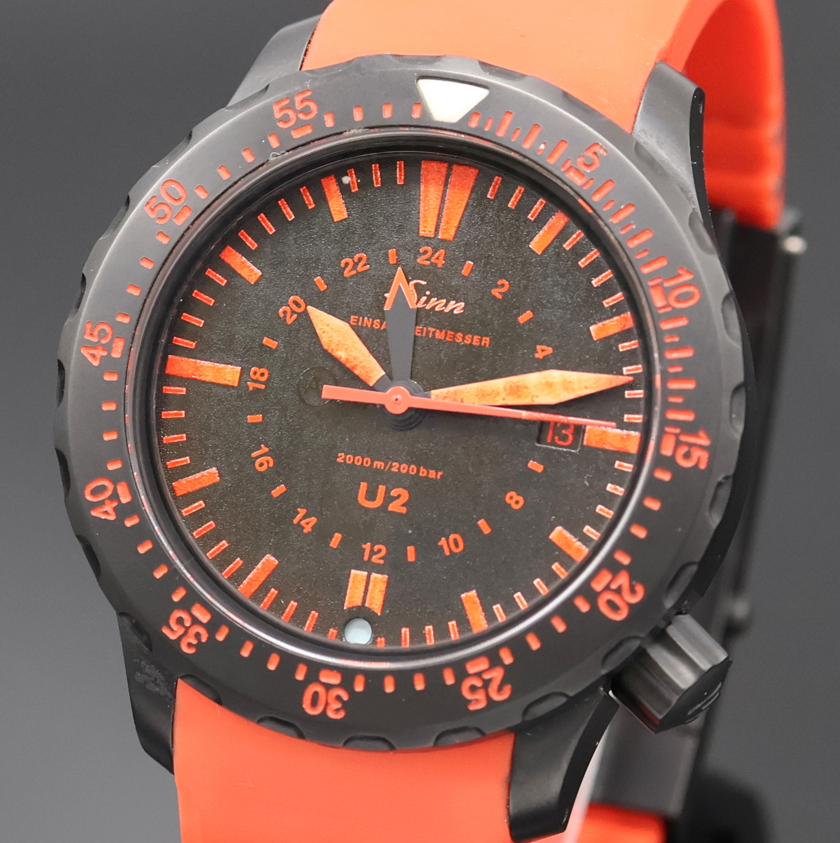 Detail a: SINN U2 Einsatzzeitmesser Referenz 1020, Schweiz um 2010, Automatik, mattschwarzes Edelstahlgeh. (U-Boat Stahl) inkl. Kautschukband m. Faltschl., ...