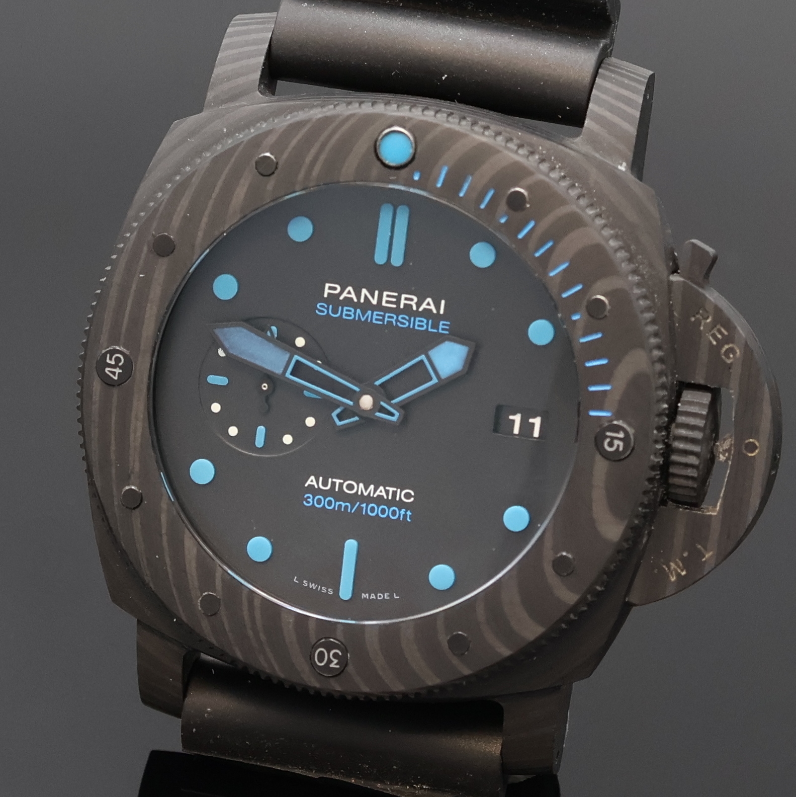 Detail a: PANERAI Submersible Herrenarmbanduhr Referenz PAM1616, Schweiz um 2020, Automatik, Carbon-Geh., Titanboden verschr., Krone unter Schwenkhebel, ...
