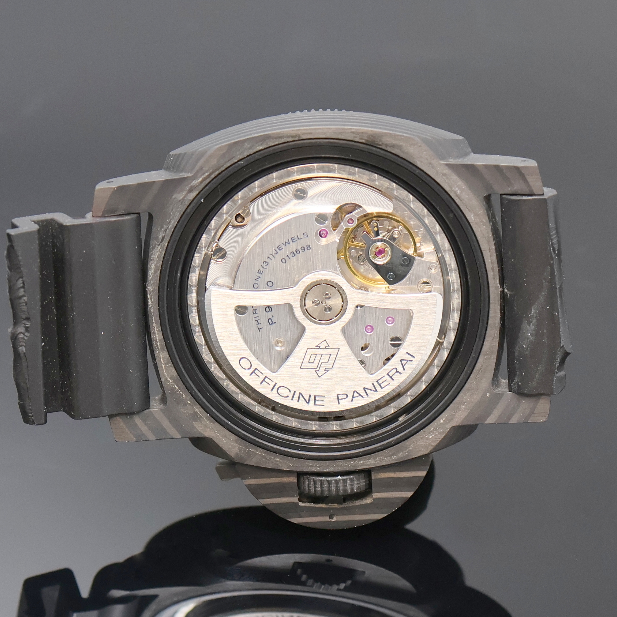 Detail e: PANERAI Submersible Herrenarmbanduhr Referenz PAM1616, Schweiz um 2020, Automatik, Carbon-Geh., Titanboden verschr., Krone unter Schwenkhebel, ...