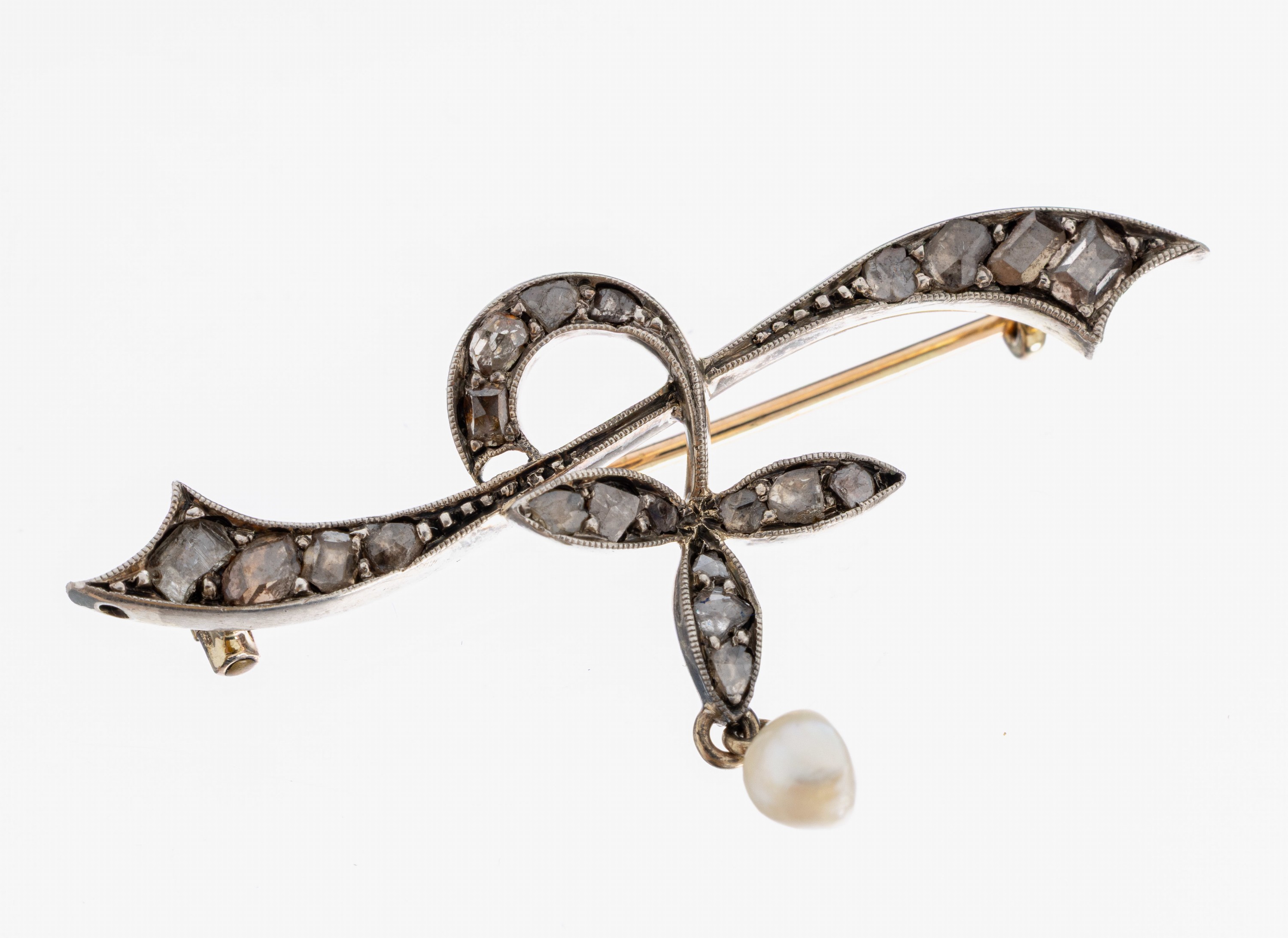 Image 27020821 - 14 kt Gold Jugendstil Diamant-Perl-Brosche, um1900, GG 585/000 und Silber, Diamantrosen ...