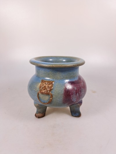 27021224e - Räuchergefäß, China, wohl Qing Dynastie, Keramik, sog. Seladon-Glasur, auf drei ...