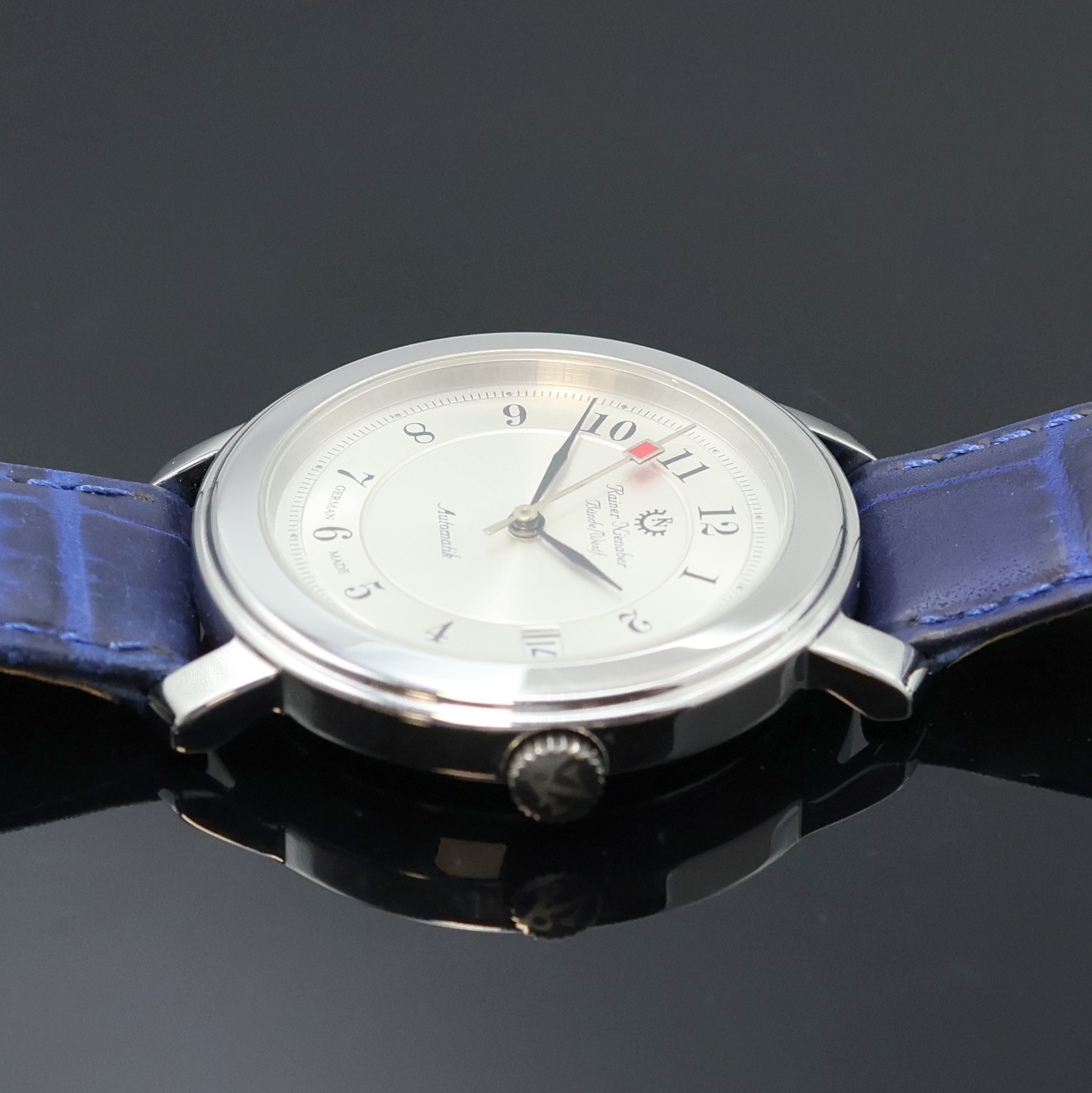 Detail b: RAINER NIENABER auf 50 Stück limitierte Armbanduhr in Stahl, Deutschland lt. orig. Pap. verk. 05/1998, Automatik, beids. vergl. Edelstahlgeh., Boden ...