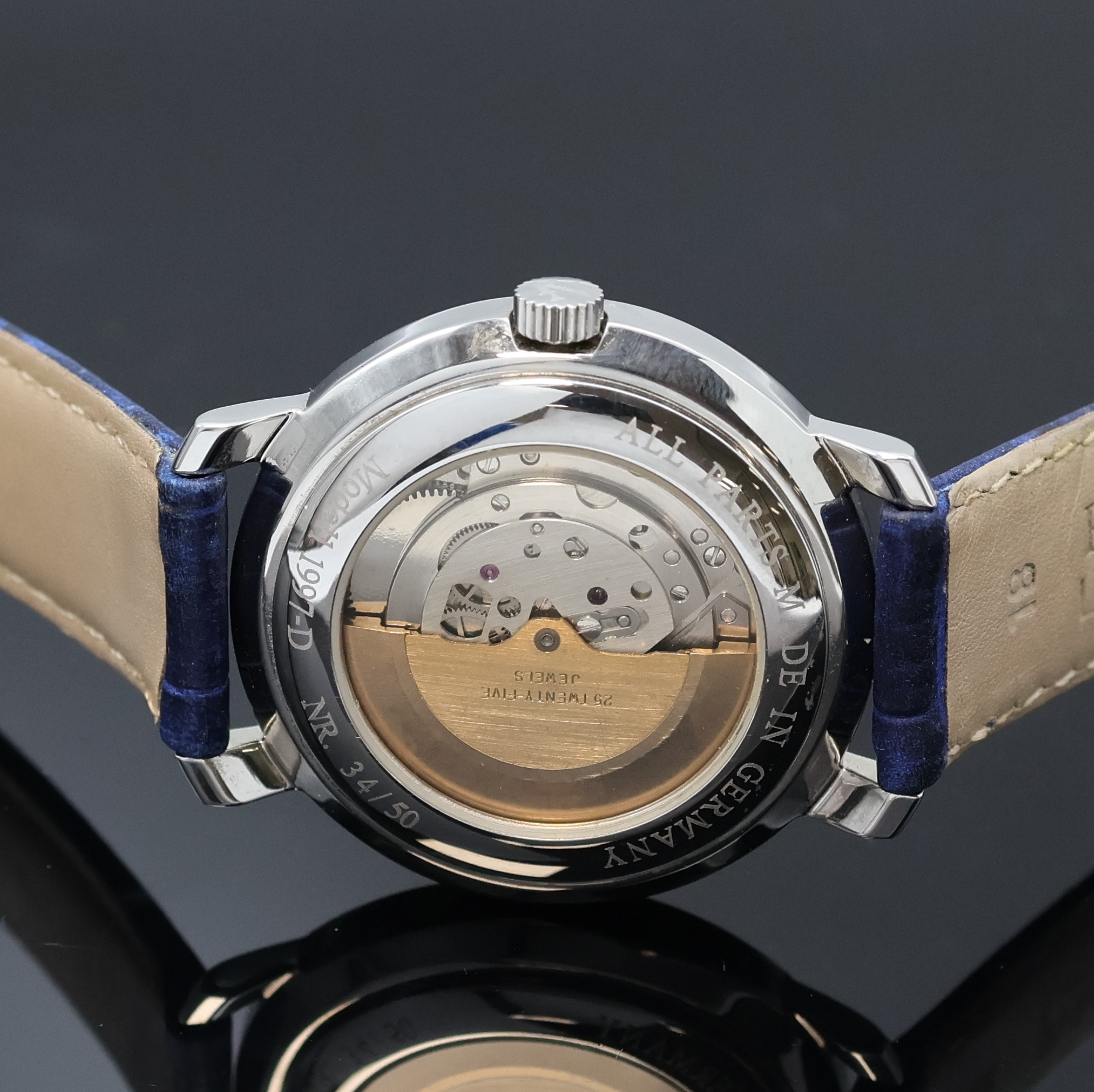 Detail c: RAINER NIENABER auf 50 Stück limitierte Armbanduhr in Stahl, Deutschland lt. orig. Pap. verk. 05/1998, Automatik, beids. vergl. Edelstahlgeh., Boden ...