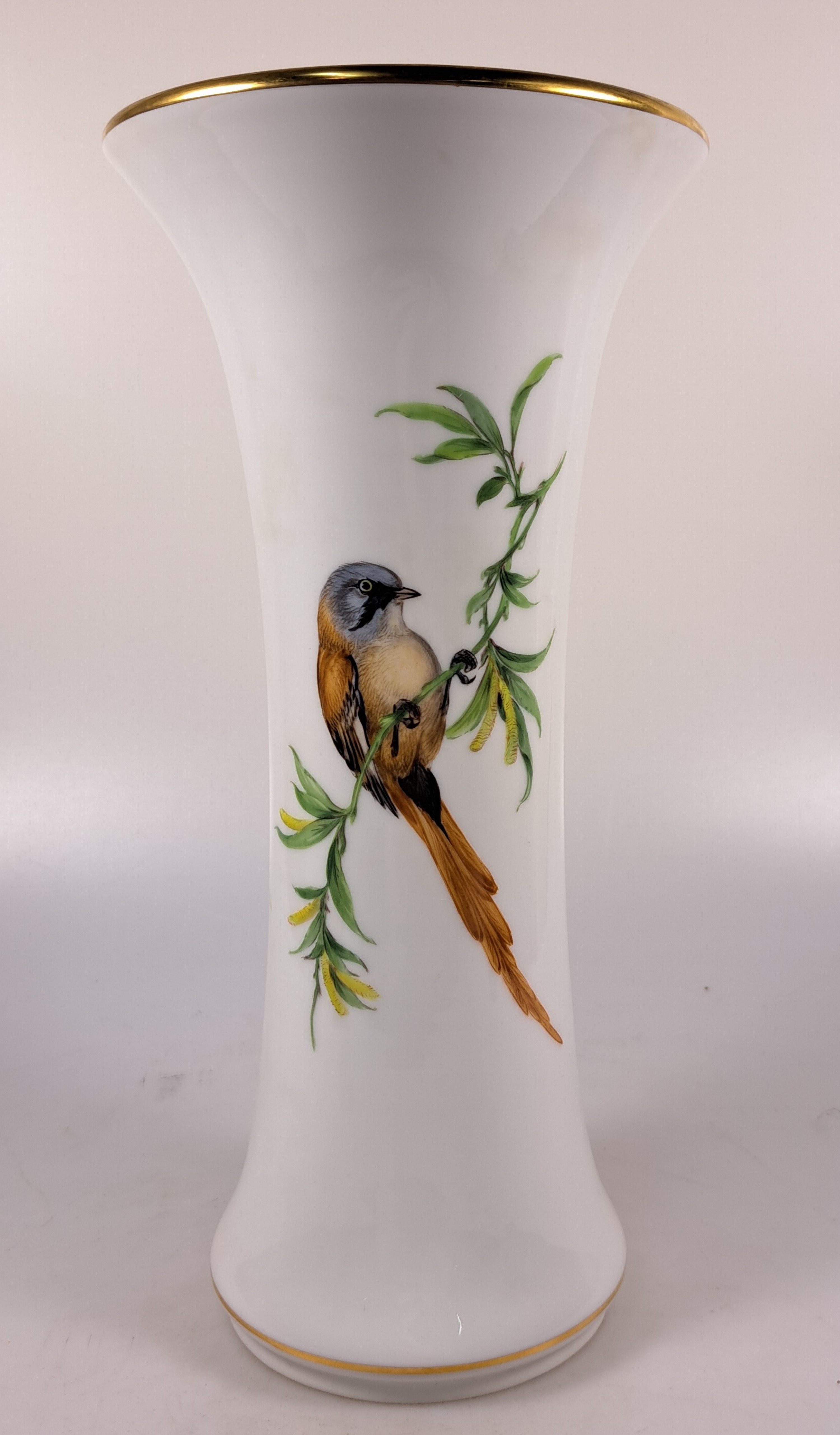 Detail f: Paar Vasen, Meissen, 20. Jh., Porzellan, Vogelmalerei, Goldstaffage, H. 25.5 cm