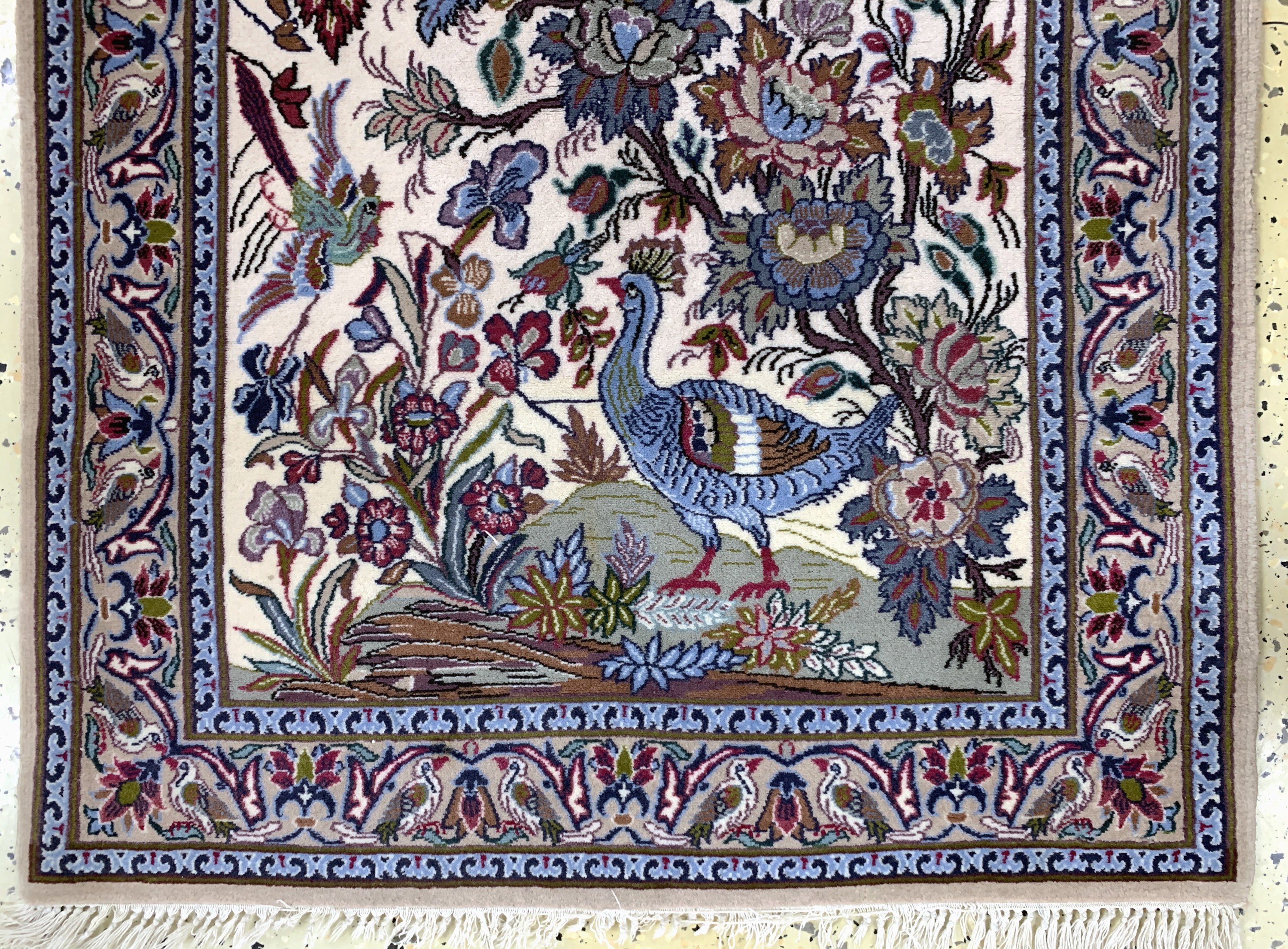 Detail b: 2 lots Esfahan fein, Persien, Ende 20.Jhd.,Korkwolle mit Seide, ca. 106 x 72 cm, EHZ: 2