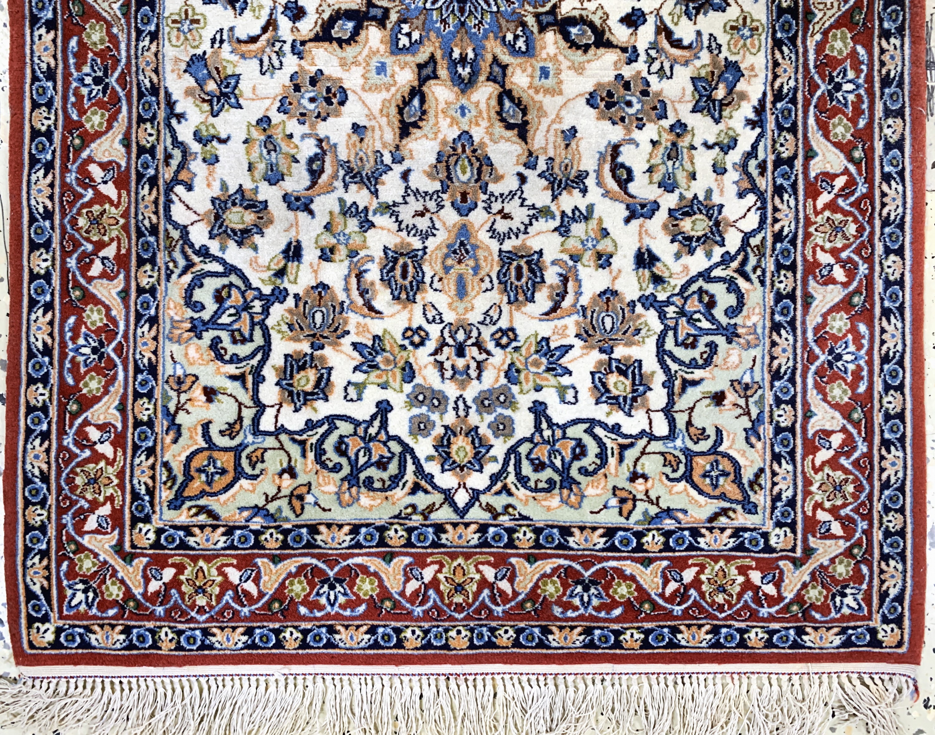 Detail e: 2 lots Esfahan fein, Persien, Ende 20.Jhd.,Korkwolle mit Seide, ca. 106 x 72 cm, EHZ: 2
