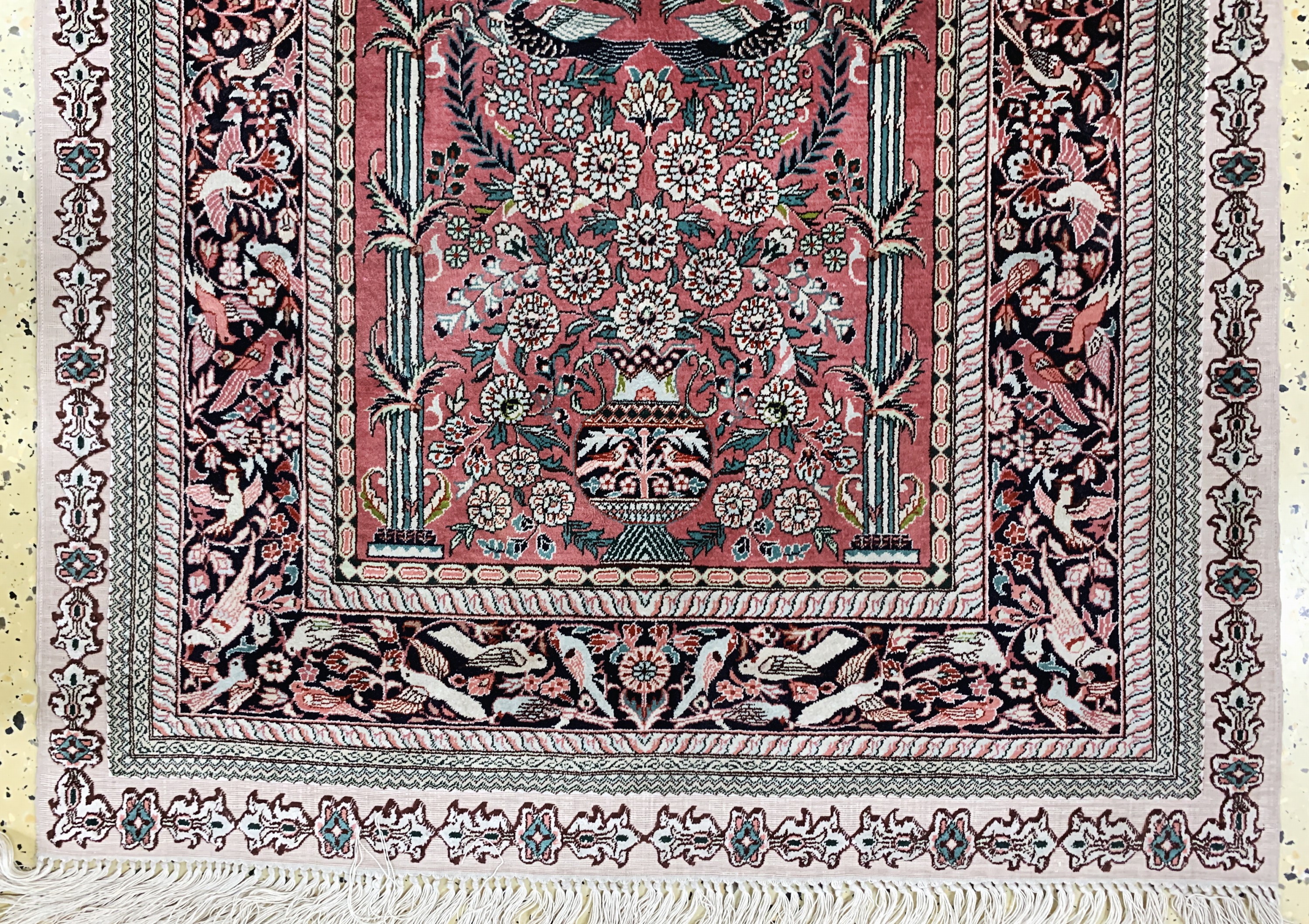 Detail c: 3 lot Hereke Seide fein, China, Ende 20.Jhd., reine Naturseide, ca. 122 x 78 cm, EHZ: 2-3