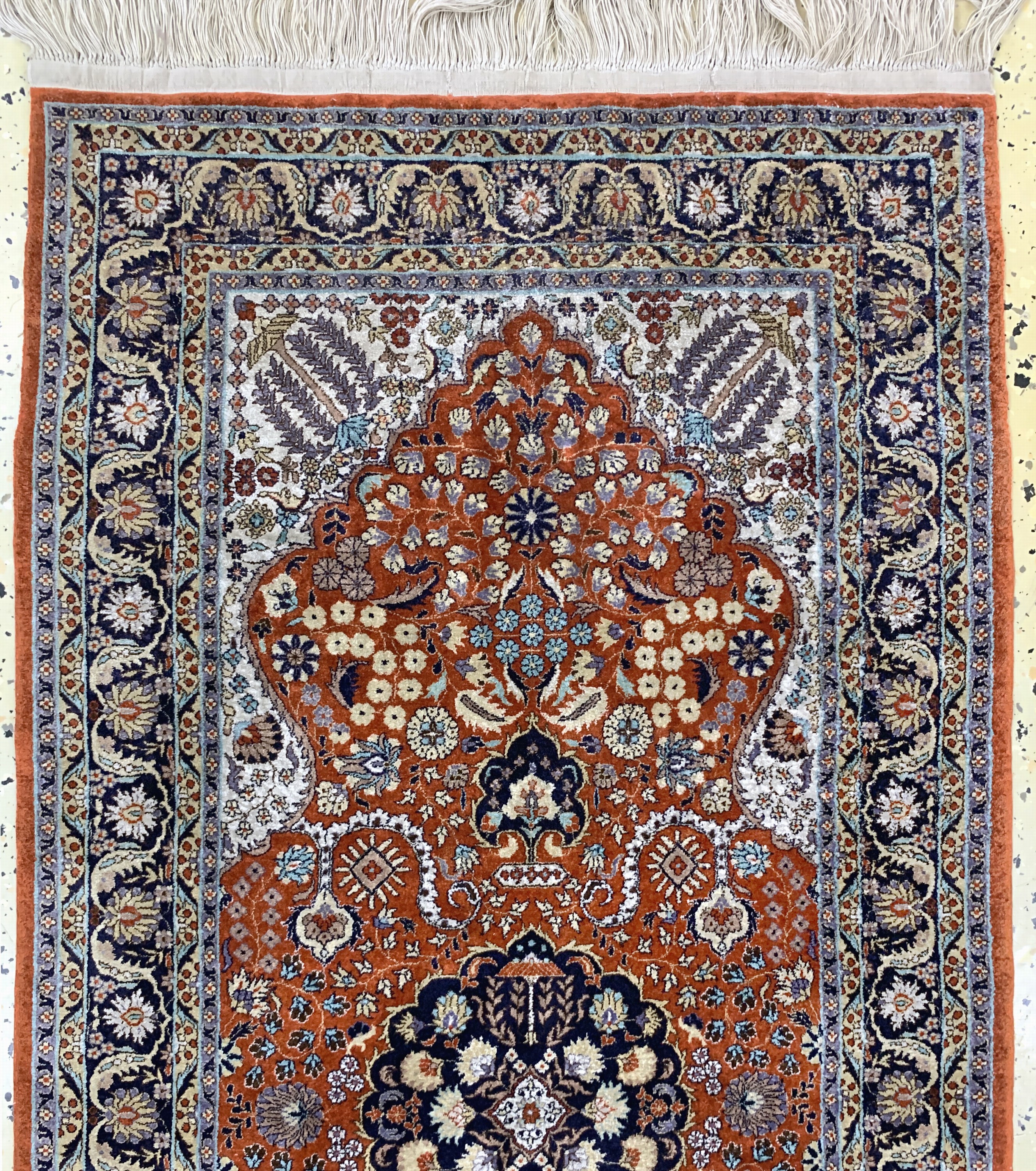 Detail e: 3 lot Hereke Seide fein, China, Ende 20.Jhd., reine Naturseide, ca. 122 x 78 cm, EHZ: 2-3