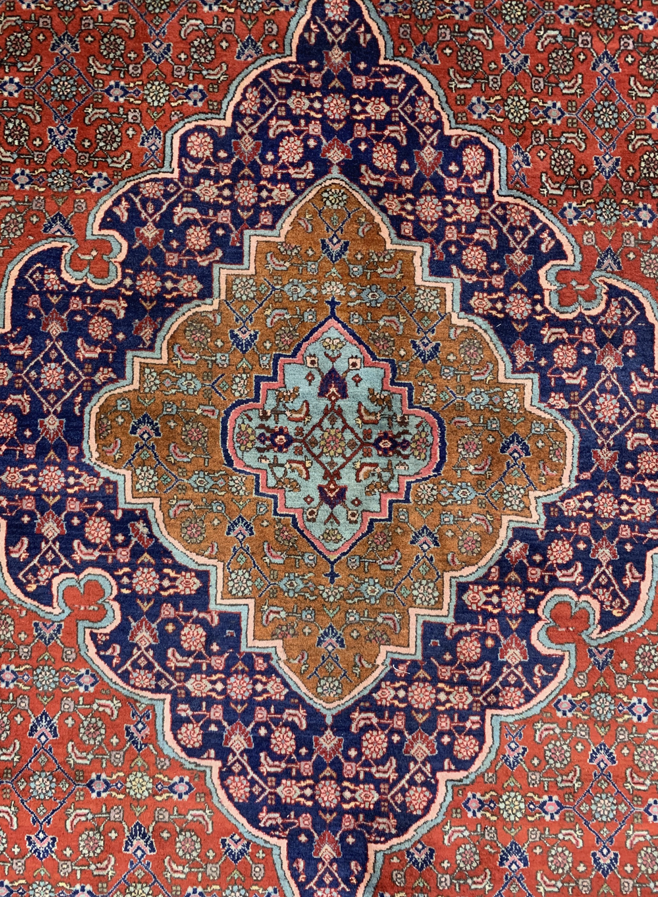 Detail e: Rosenbidjar Kork fein, Persien, Mitte 20.Jhd, Korkwolle auf Baumwolle, ca. 360 x 262cm, EHZ: 2