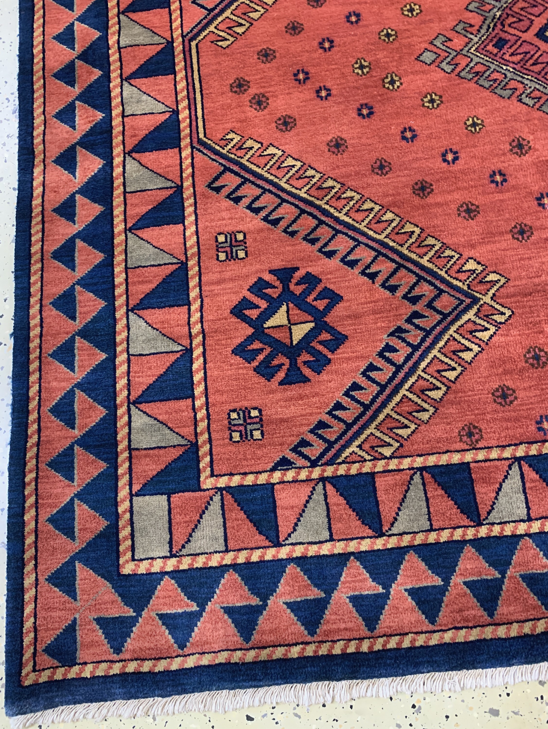 Detail c: Klardascht, Indien, Mitte 20.Jhd, Wolle aufBaumwolle, ca. 330 x 245 cm, EHZ: 2