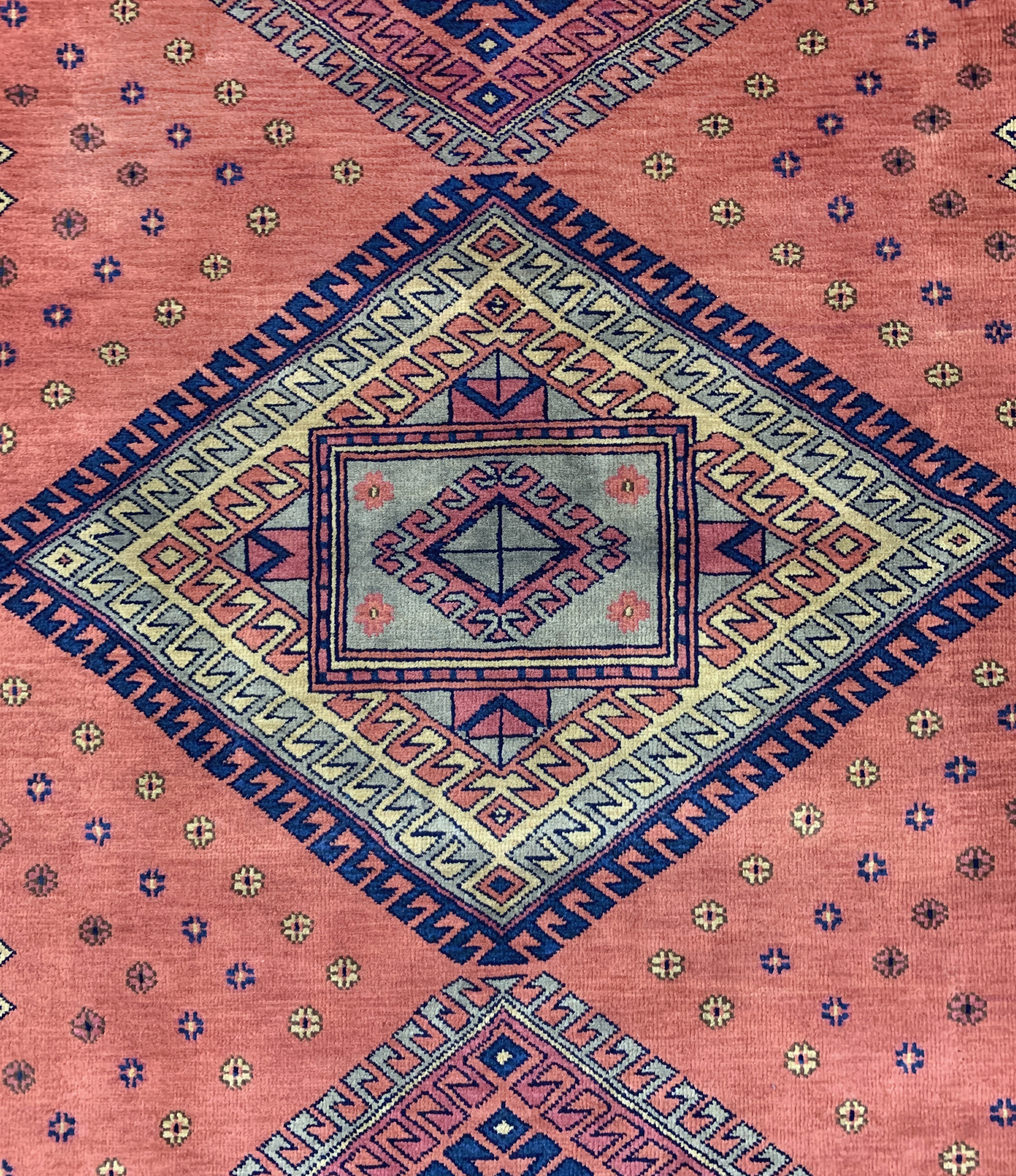 Detail e: Klardascht, Indien, Mitte 20.Jhd, Wolle aufBaumwolle, ca. 330 x 245 cm, EHZ: 2