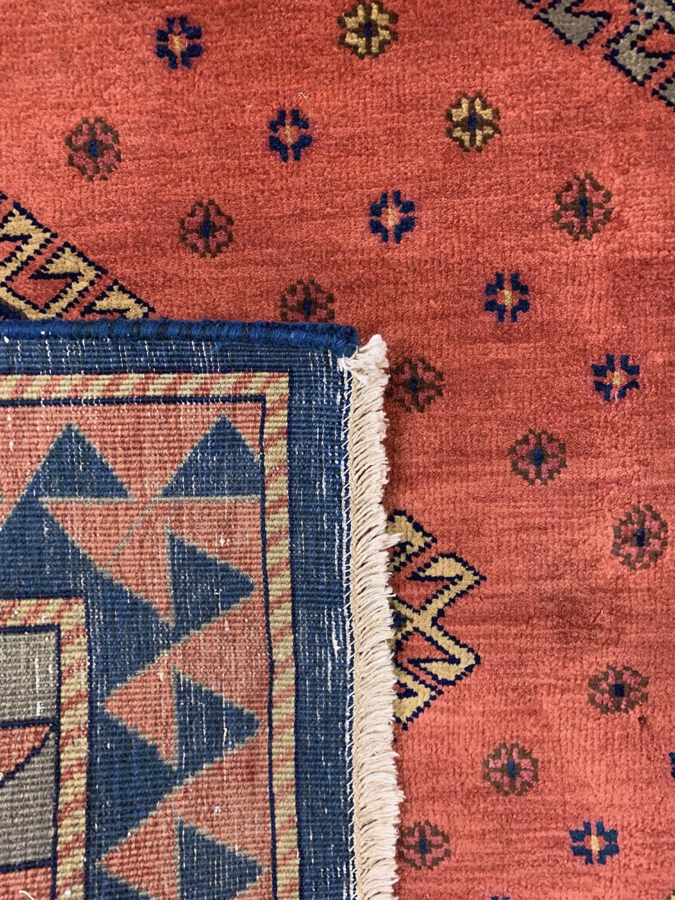Detail j: Klardascht, Indien, Mitte 20.Jhd, Wolle aufBaumwolle, ca. 330 x 245 cm, EHZ: 2