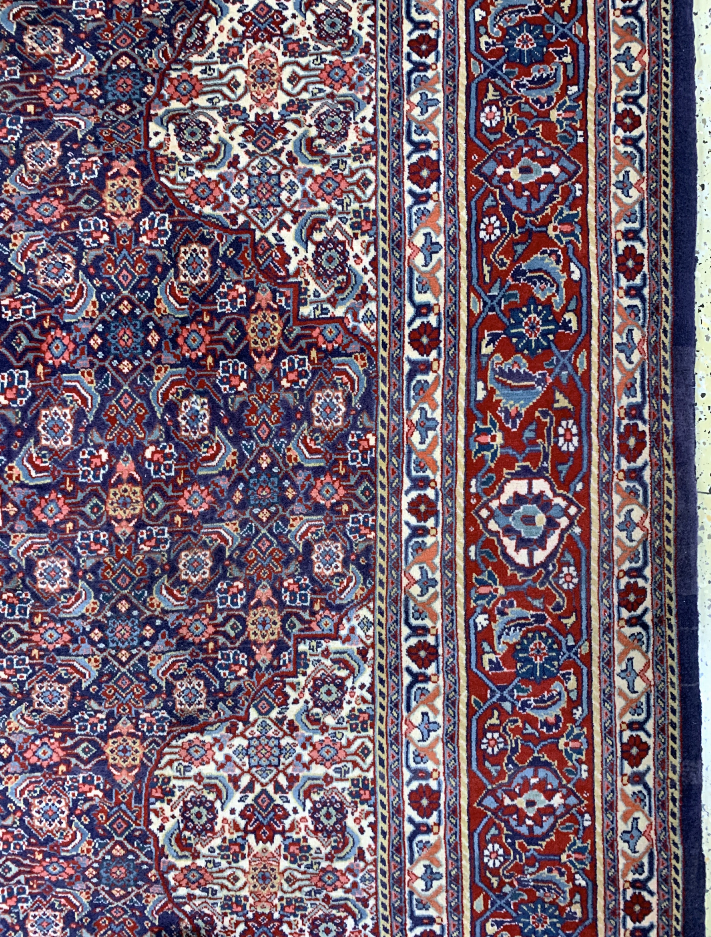 Detail f: Sarogh, Persien, Mitte 20.Jhd, Wolle auf Baumwolle, ca. 326 x 250 cm, EHZ: 2