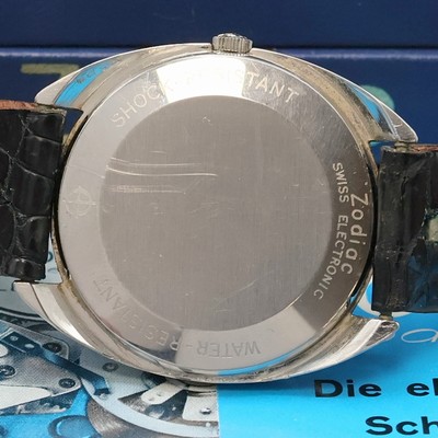 27021437c - ZODIAC Spacetronic Armbanduhr in Edelstahl Referenz 57274, Schweiz lt. beil. orig. Pap. ...