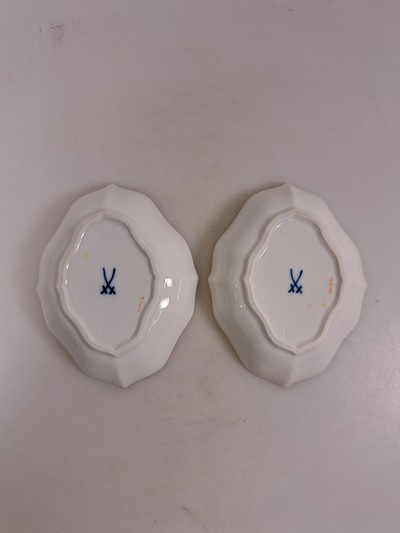 Image 27021439l - Deckeldose, Tellerchen und fünf Schalen, Meissen, Vogelmalerei, 20. Jh., Porzellan, ...