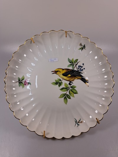 27021441f - Zwei große Fächerschalen, Meissen, 20. Jh., Vogelmalerei, D. ca. 28 cm, Goldrand