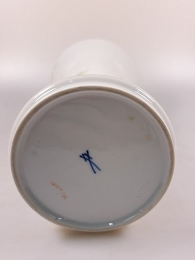 27021442e - Paar Vasen, Meissen, 20. Jh., Porzellan, Vogelmalerei, Goldstaffage, H. 25.5 cm