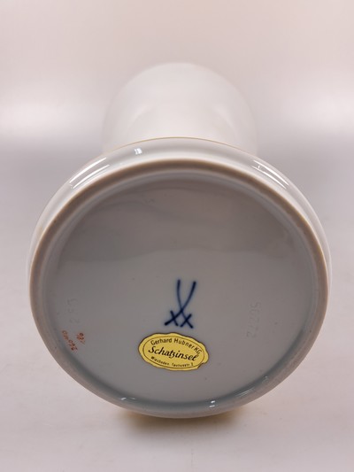 27021442j - Paar Vasen, Meissen, 20. Jh., Porzellan, Vogelmalerei, Goldstaffage, H. 25.5 cm