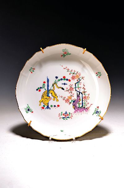 Image Große Schale, Meissen, 20. Jh., reicher gelber Löwe, Goldrand, D. 28 cm