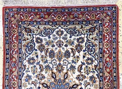 27021460d - 2 lots Esfahan fein, Persien, Ende 20.Jhd.,Korkwolle mit Seide, ca. 106 x 72 cm, EHZ: 2