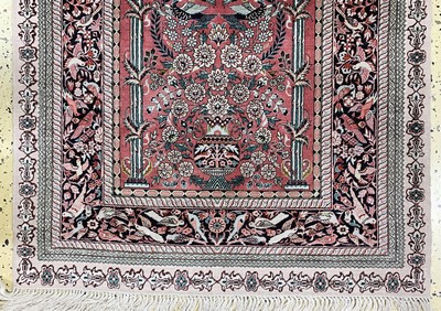 27021461c - 3 lot Hereke Seide fein, China, Ende 20.Jhd., reine Naturseide, ca. 122 x 78 cm, EHZ: ...