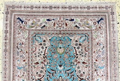 27021461h - 3 lot Hereke Seide fein, China, Ende 20.Jhd., reine Naturseide, ca. 122 x 78 cm, EHZ: ...