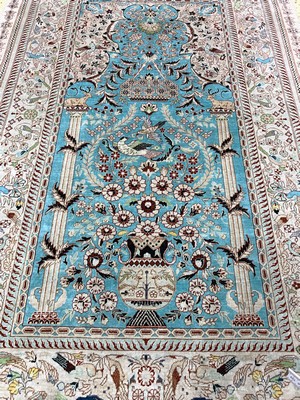 27021461j - 3 lot Hereke Seide fein, China, Ende 20.Jhd., reine Naturseide, ca. 122 x 78 cm, EHZ: ...