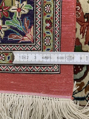 27021462e - Ghom Seide fein sign.(Nouri), Persien, Ende20.Jhd, reine Naturseide, ca. 155 x 103 cm, ...