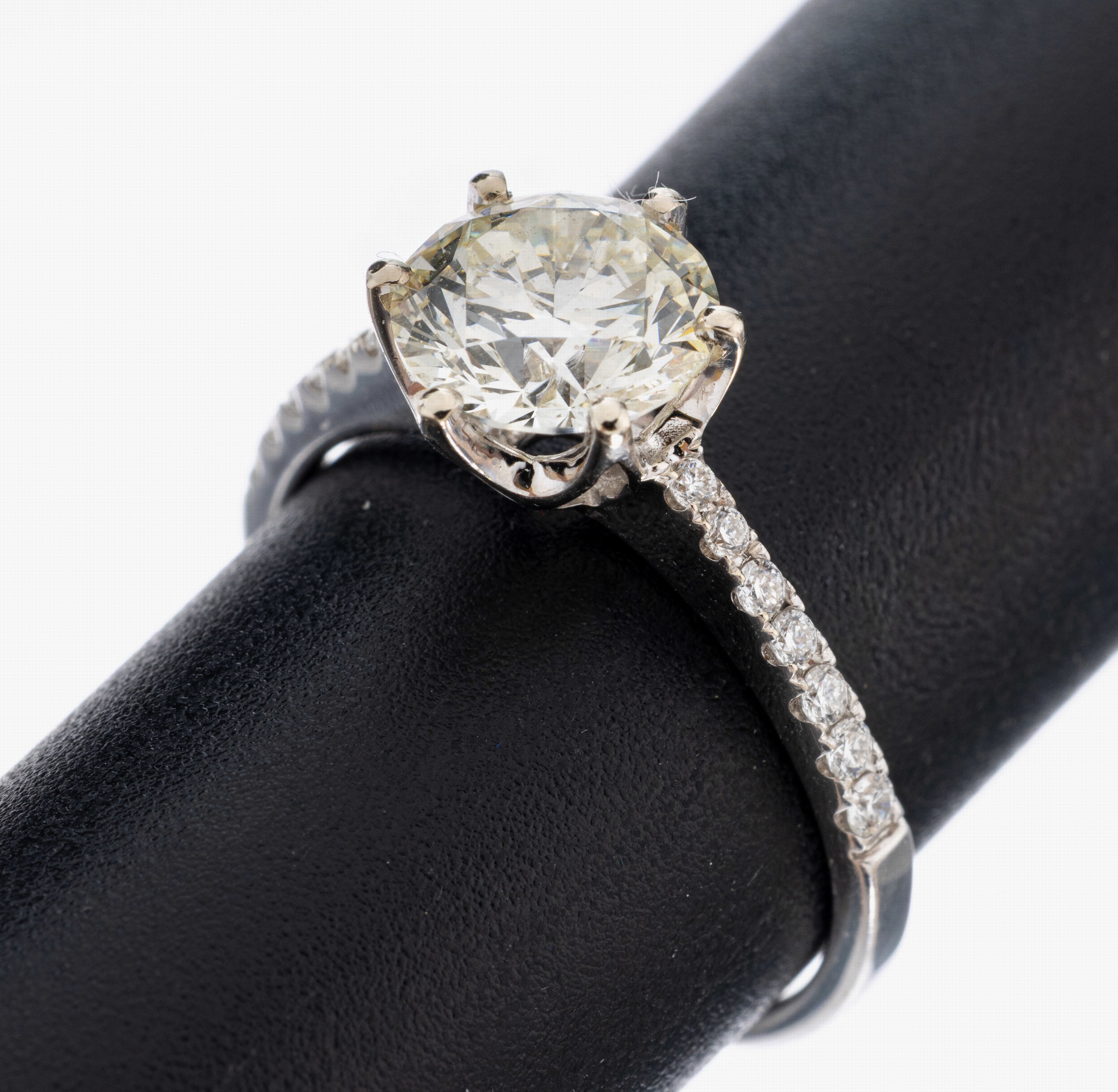 Image 27021500 - 18 kt Gold Brillant-Ring, WG 750/000, Brillant ca. 1.58 ct l.get.Weiß/vs, ...