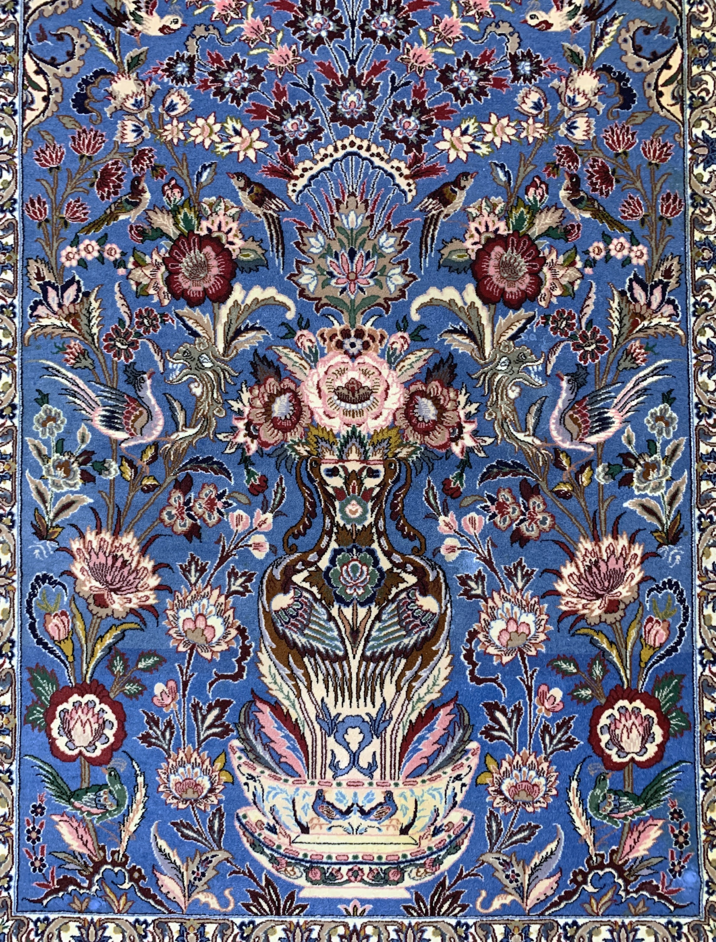 Detail b: Esfahan fein, Persien, Mitte 20.Jhd, Korkwolle auf Seide, ca. 167 x 110 cm, Mottenfraß, EHZ: 4