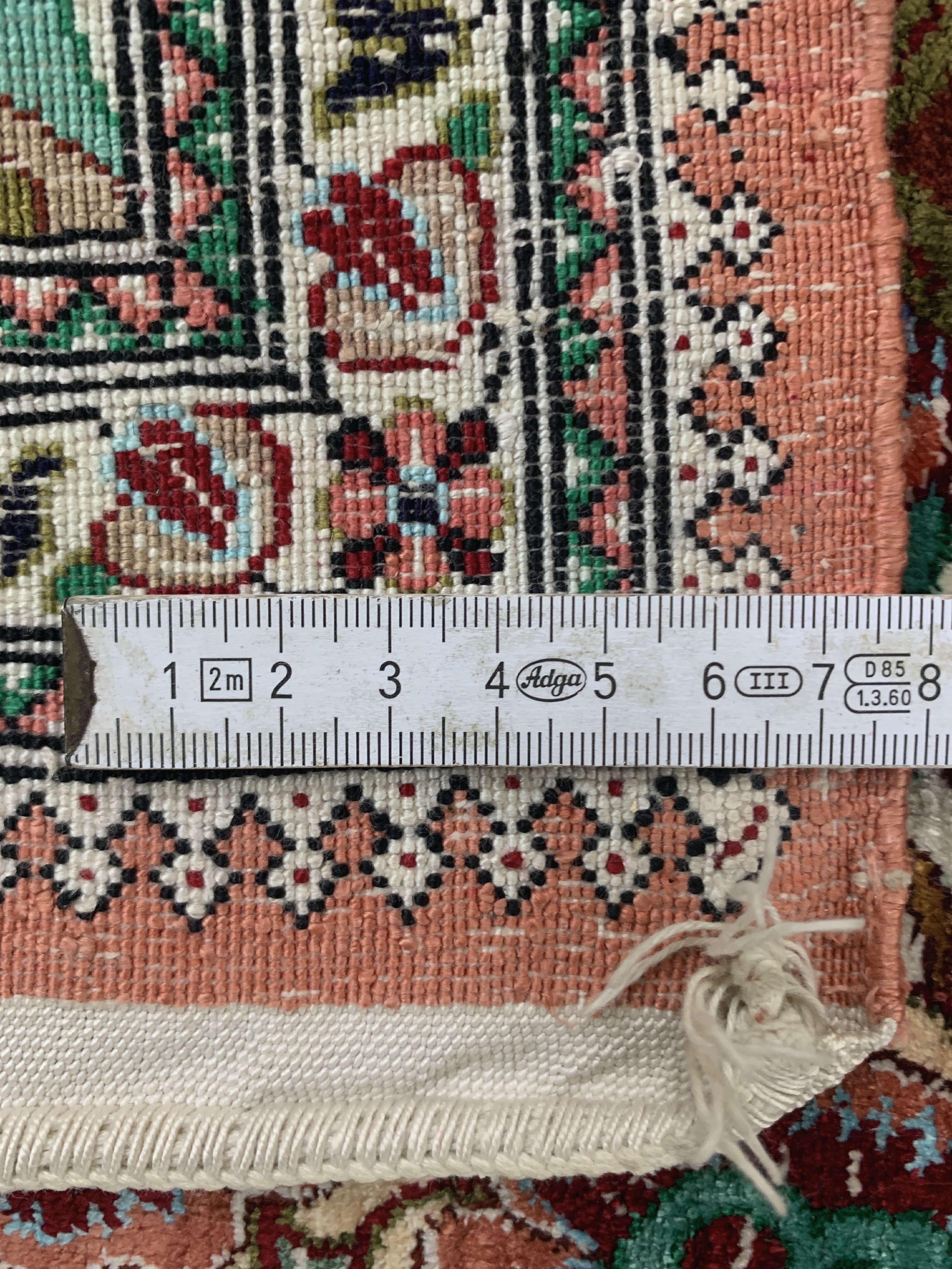 Detail c: Ghom Seide, Persien, Ende 20.Jhd, reine Naturseide, ca. 88 x 61 cm, EHZ: 2