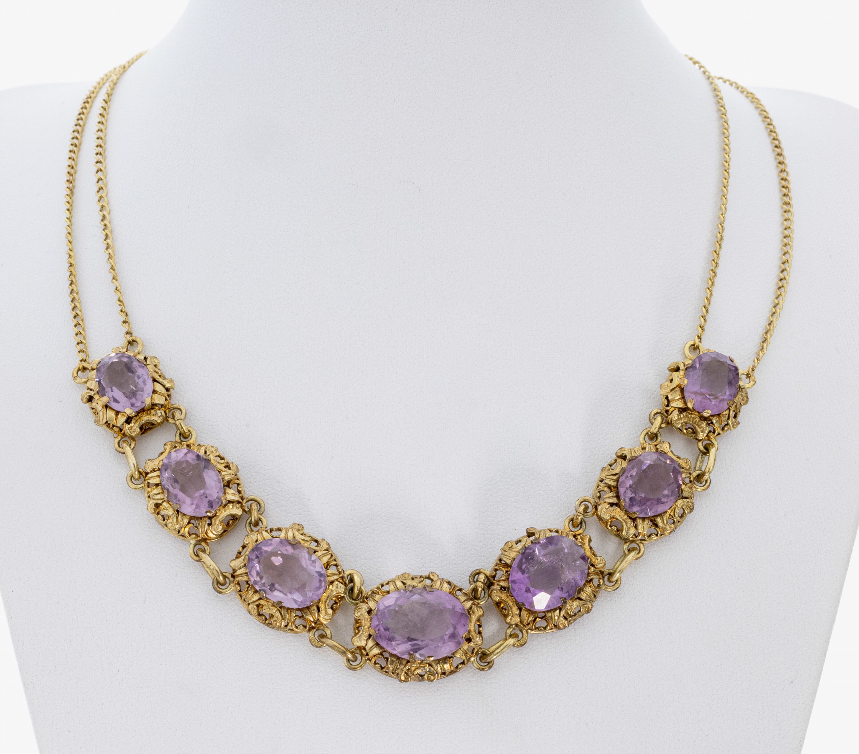 Image 27021529 - Amethyst-Collier, 1930er Jahre, 7 ovalfacett. Amethyste zus. ca. 10.0 ct, ...